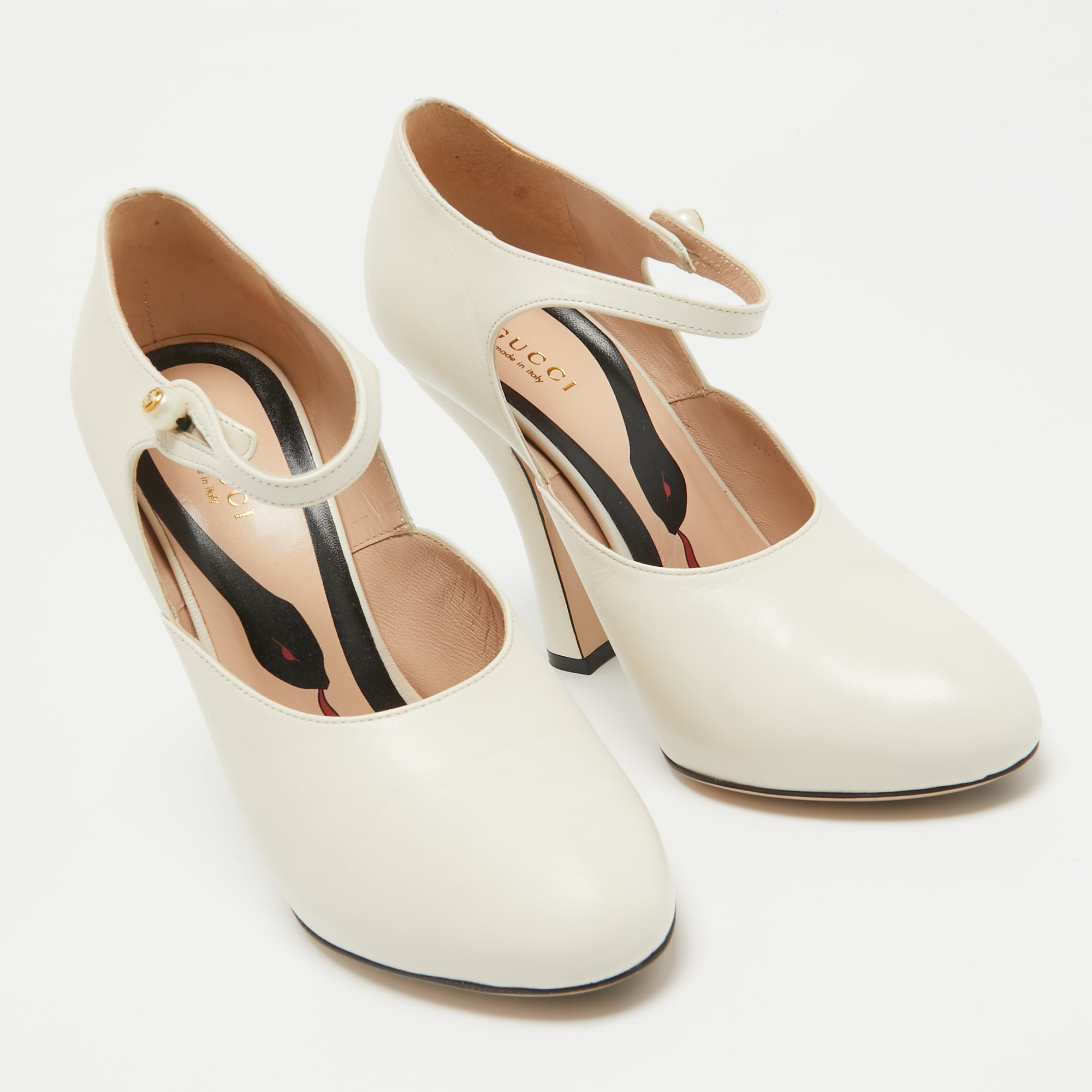 Gucci Cream Leather Mary Jane Pumps Size 37.5