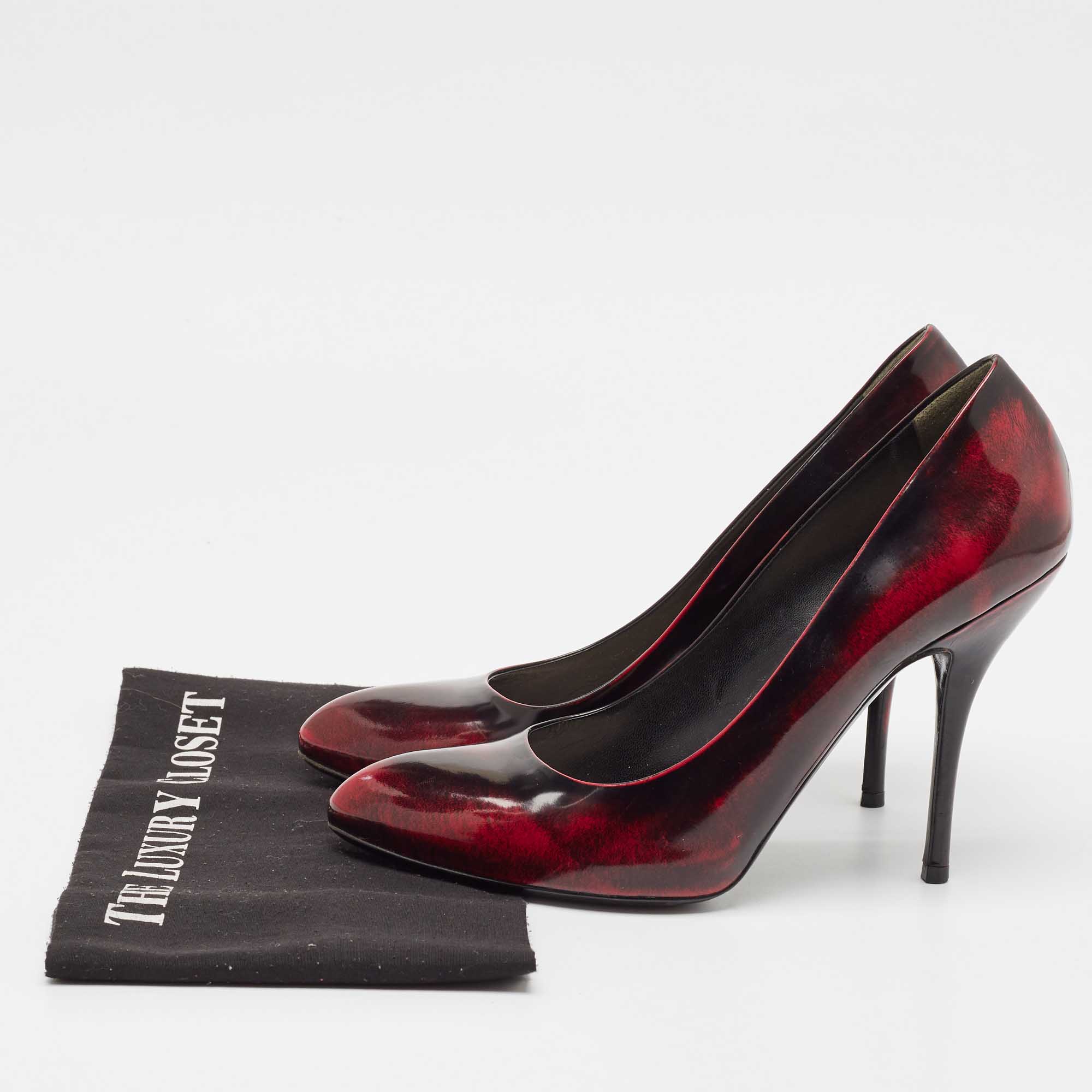 Gucci Burgundy/Black Patent Leather Round Toe Pumps Size 40.5