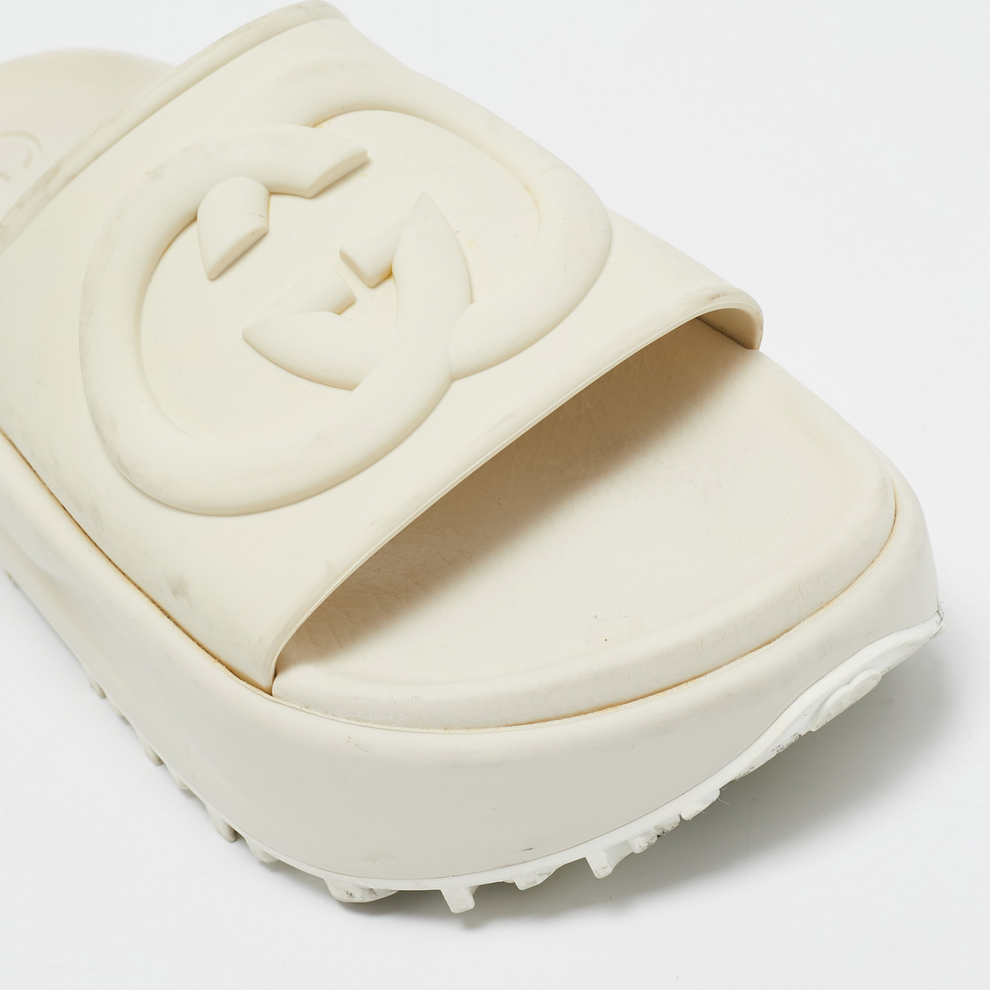 Gucci Cream Rubber GG Flat Sandals Size 36