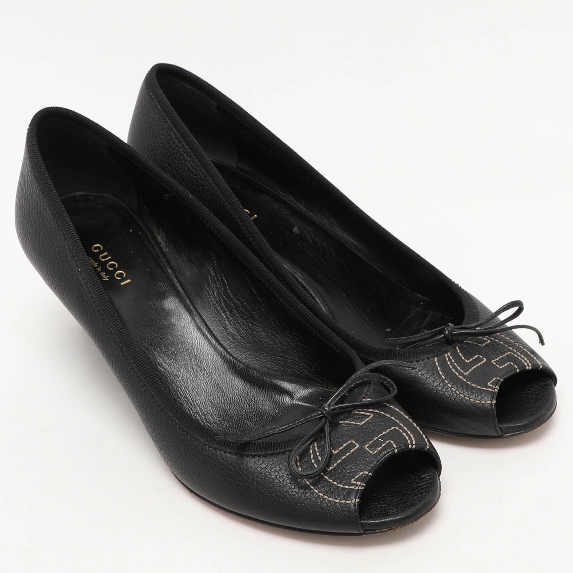 Gucci Black Leather Interlocking G Bow Wedge Pumps Size 38