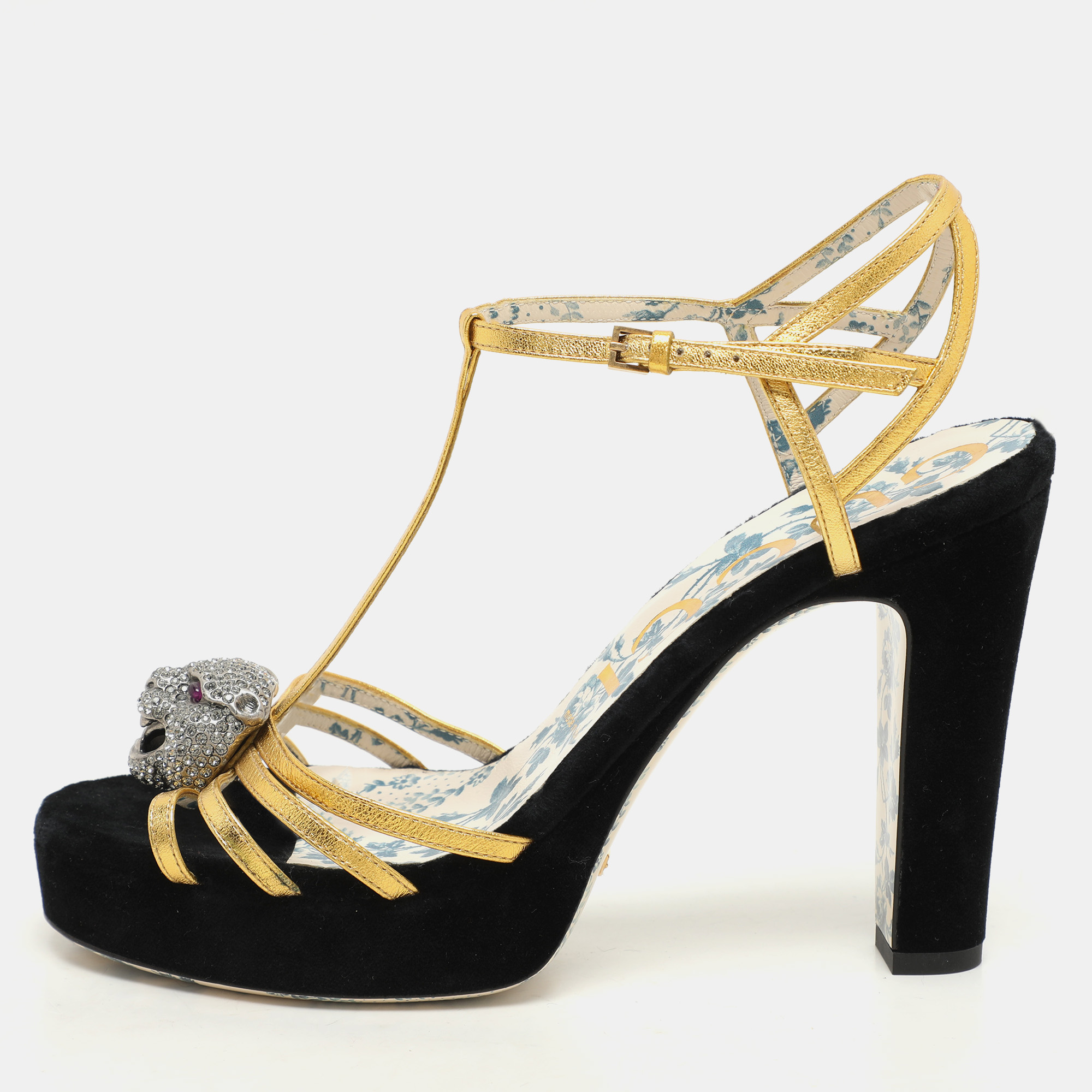 Gucci Gold Leather Tiger Head Embellished Ankle Strap Sandals Size
Gucci Gold Leather Tiger Head Embellished Ankle Strap Sandals Size