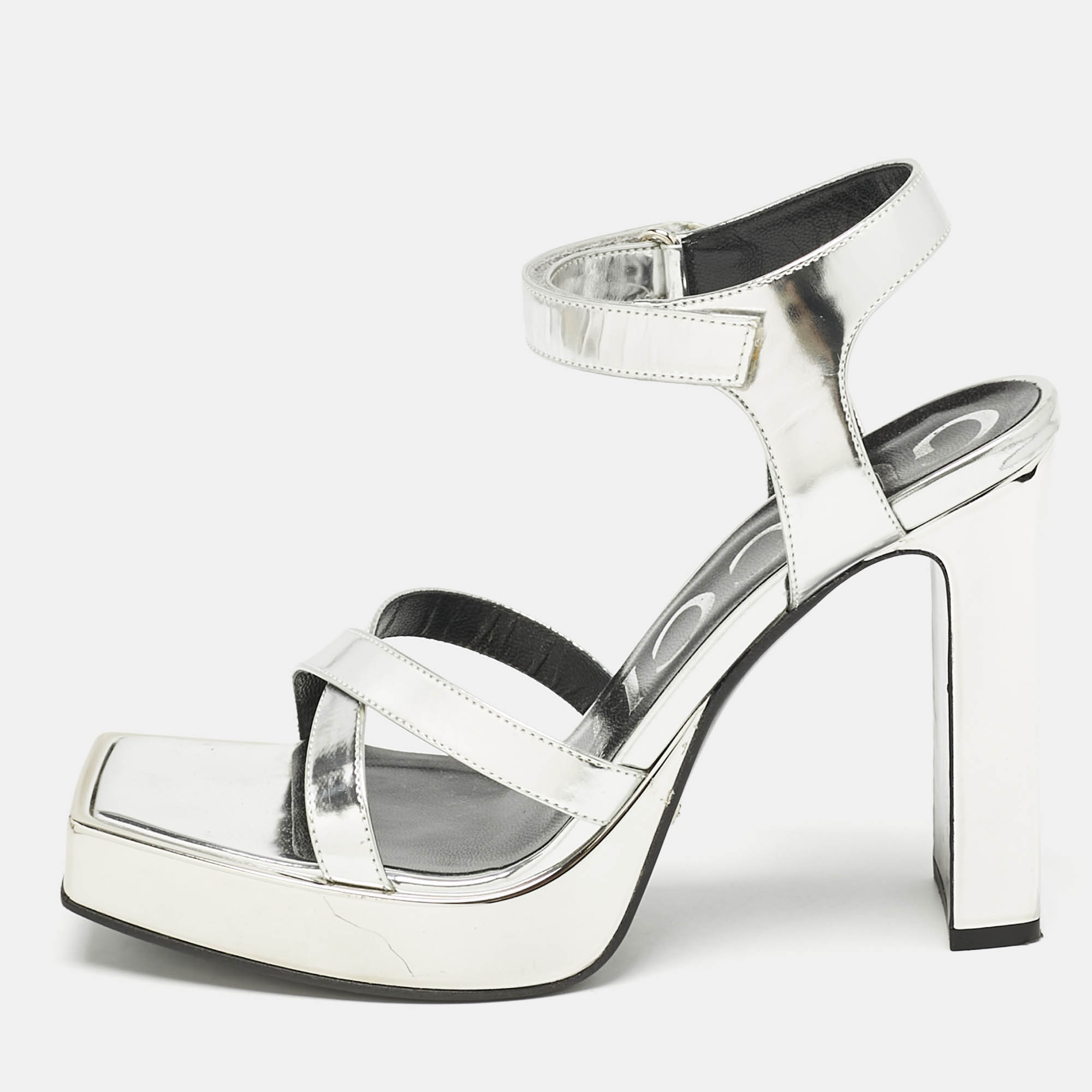 Gucci Silver Leather Buckle Crystal Embellished Ankle Strap Platform Sandals Size
Gucci Silver Leather Buckle Crystal Embellished Ankle Strap Platform Sandals Size