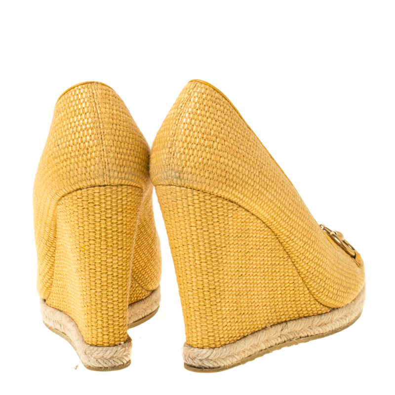Gucci Mustard Raffia Charlotte Horsebit Peep Toe Wedge Pumps Size 40