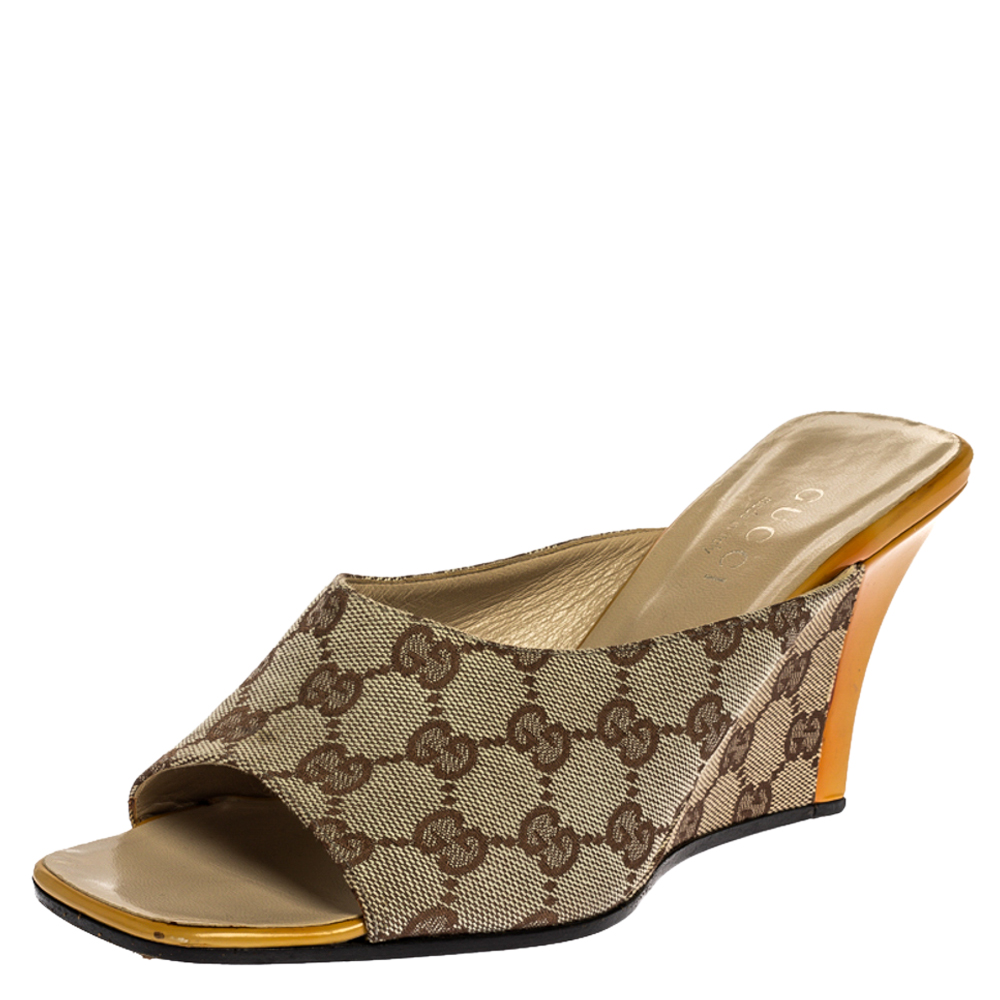 Image of Gucci Beige GG Canvas And Yellow Patent Open Toe Wedge Mule Sandals Size .