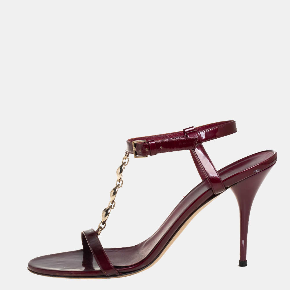 Gucci maroon patent leather chain t-strap ankle strap sandals size 40