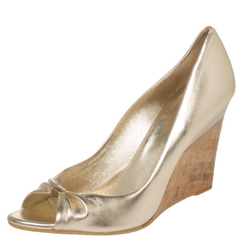 Gucci Metallic Gold Leather Wedge Pumps Size 40