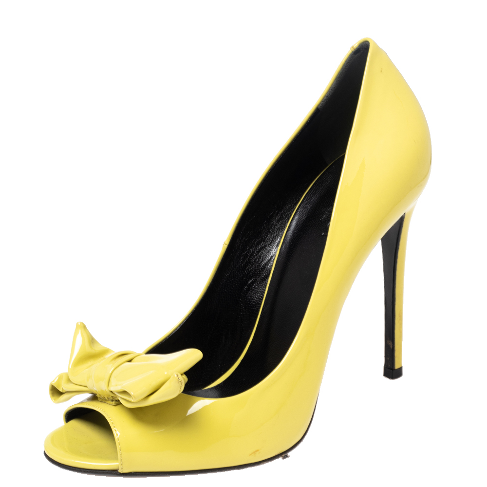 Gucci yellow patent clodine peep toe bow pumps size 38