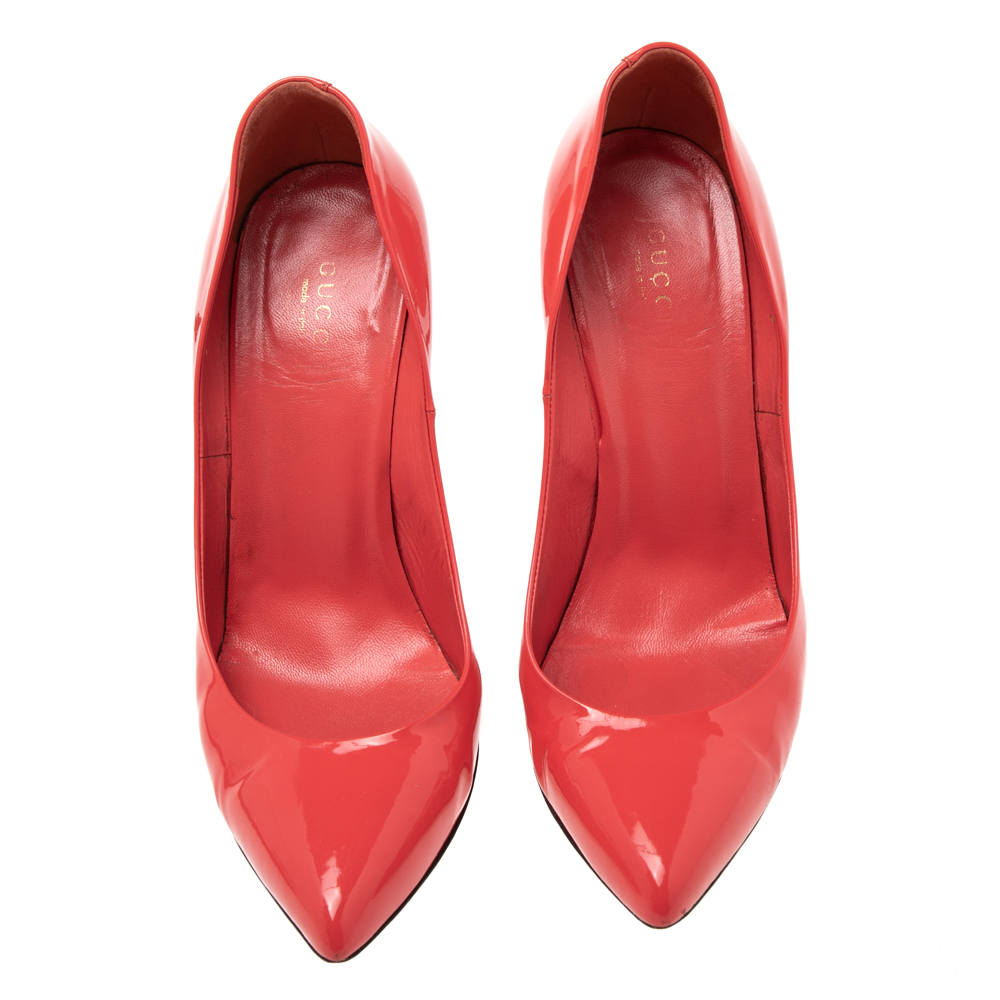 Gucci Red Patent Leather Pointed Toe Pumps Size 39
