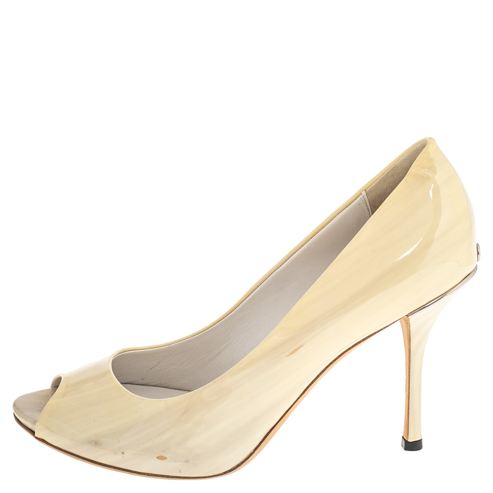 Gucci Cream Patent Leather Peep Toe Pumps Size 38