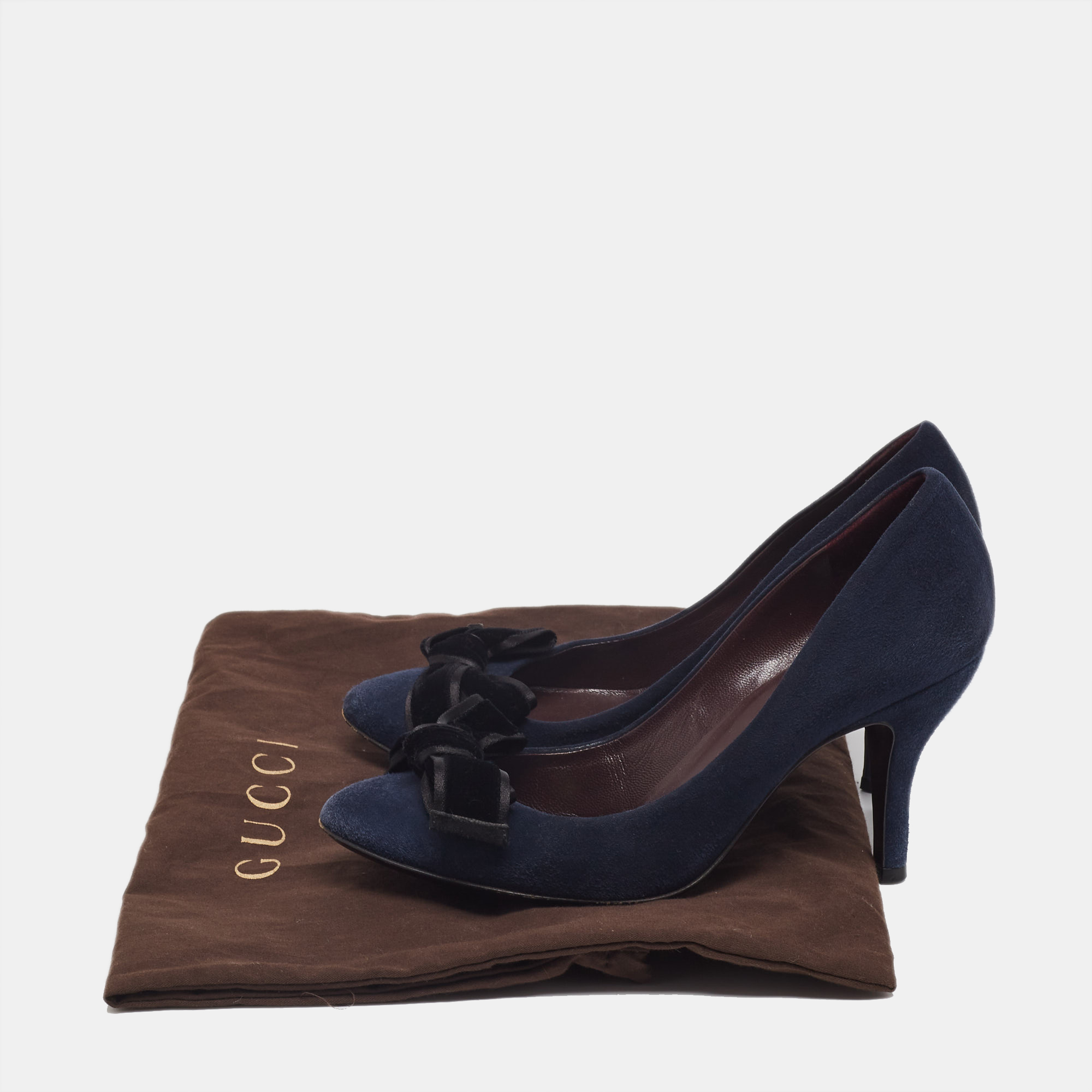 Gucci Navy Blue Suede Bow Round Toe Pumps Size 36.5