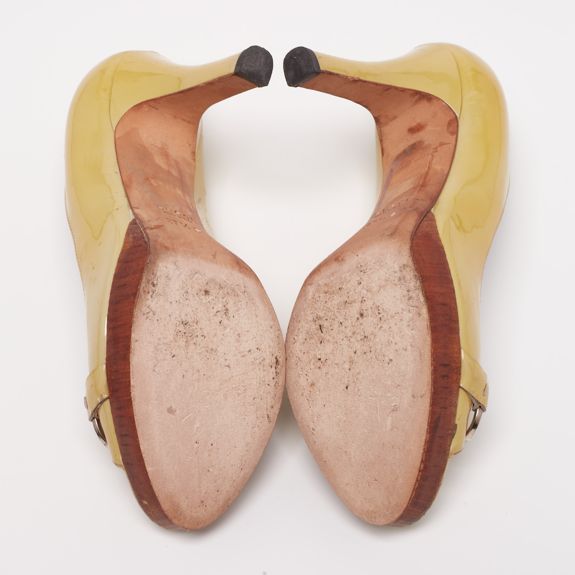 Gucci Yellow Patent Leather Horsebit Peep Toe Pumps Size 37.5