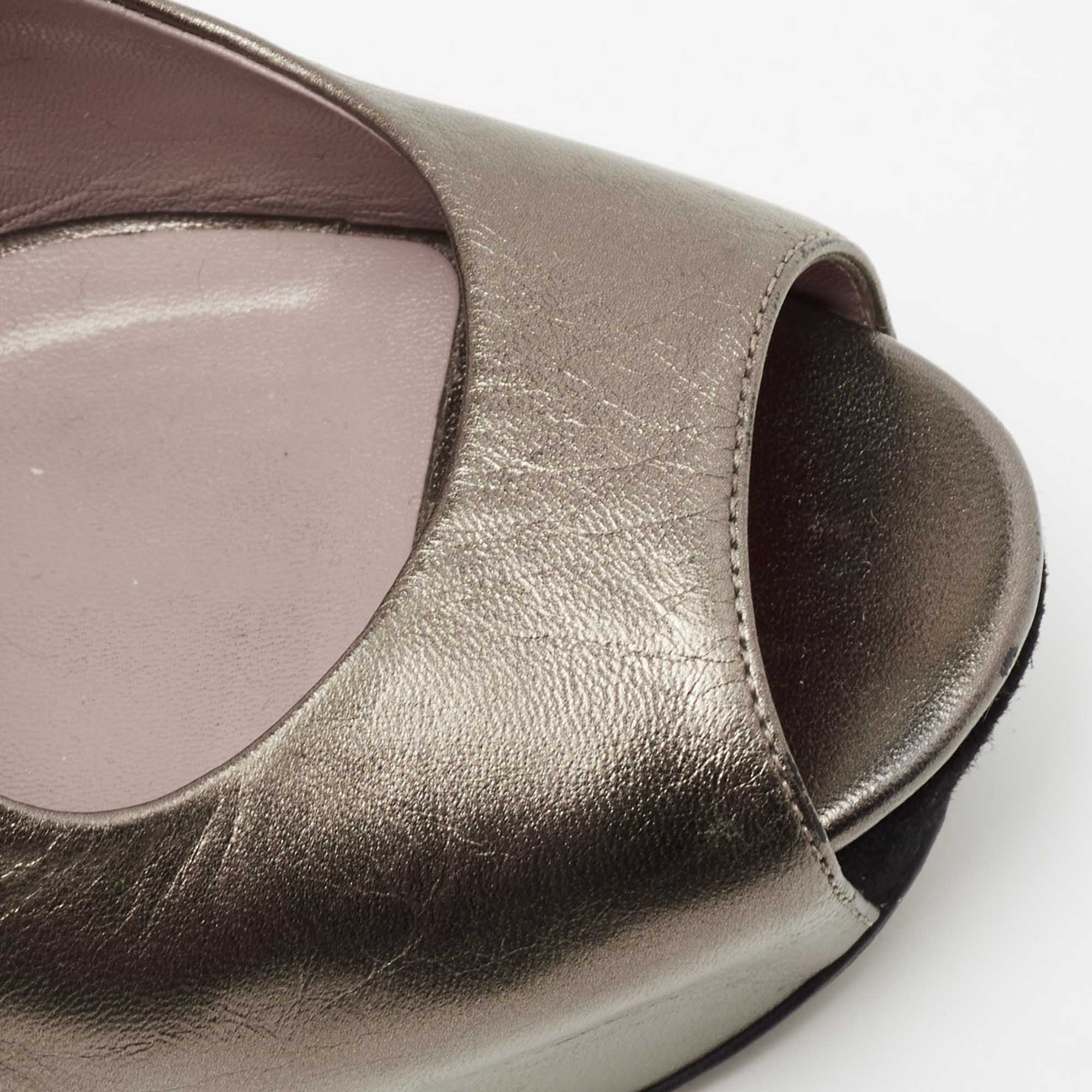Gucci Metallic Grey Leather Lili Peep-Toe Platform Pumps Size 39.5