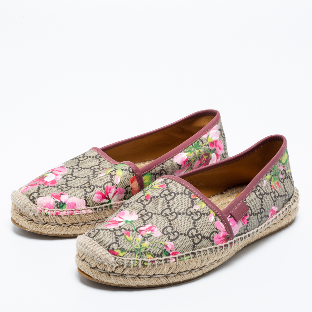 Gucci Beige/Pink GG Supreme Canvas And Leather Blooms Espadrille Flats Size
Gucci Beige/Pink GG Supreme Canvas And Leather Blooms Espadrille Flats Size