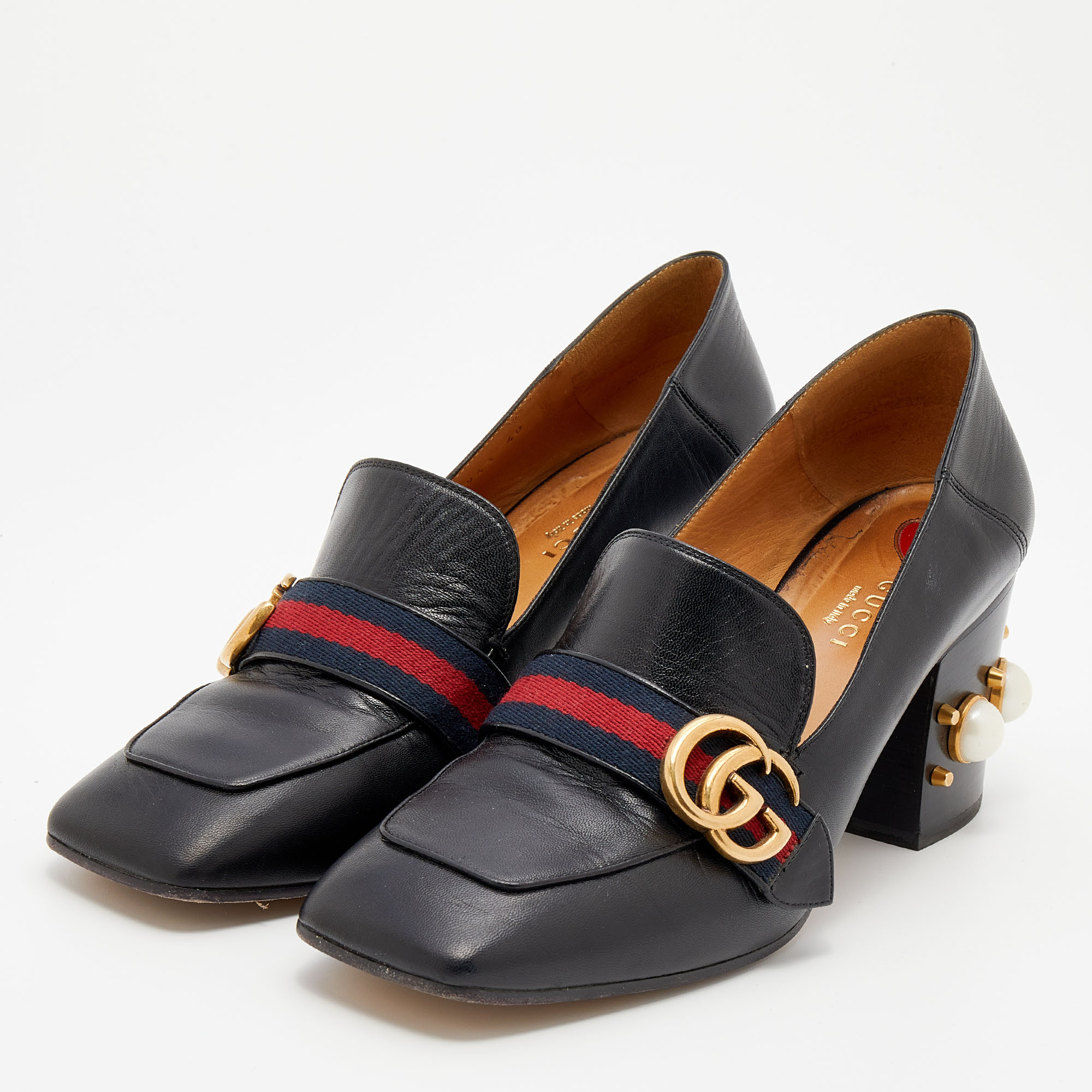 Gucci Black Leather Faux Pearl Embellished Collapsible Heel Counter Loafer Pumps Size
Gucci Black Leather Faux Pearl Embellished Collapsible Heel Counter Loafer Pumps Size