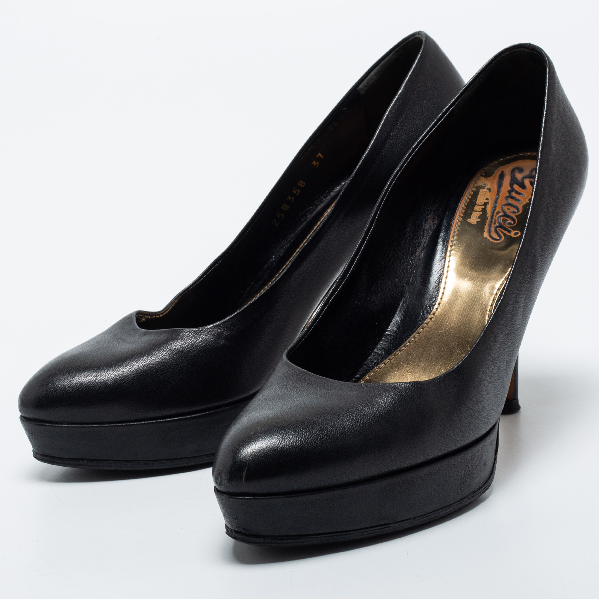 Gucci Black Leather Platform Pumps Size 37