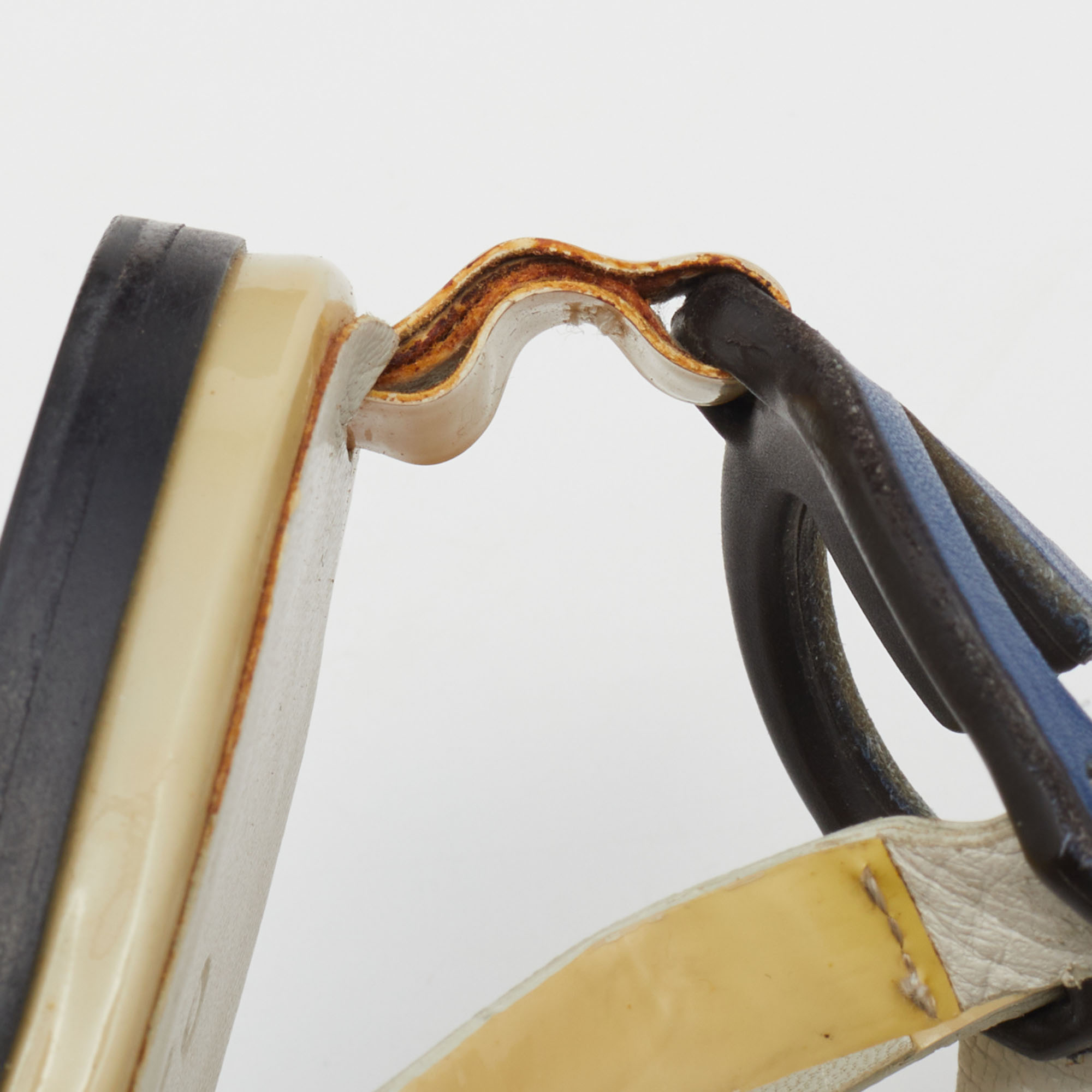 Gucci Beige Patent Leather Interlocking G Thong Flat Sandals Size 35