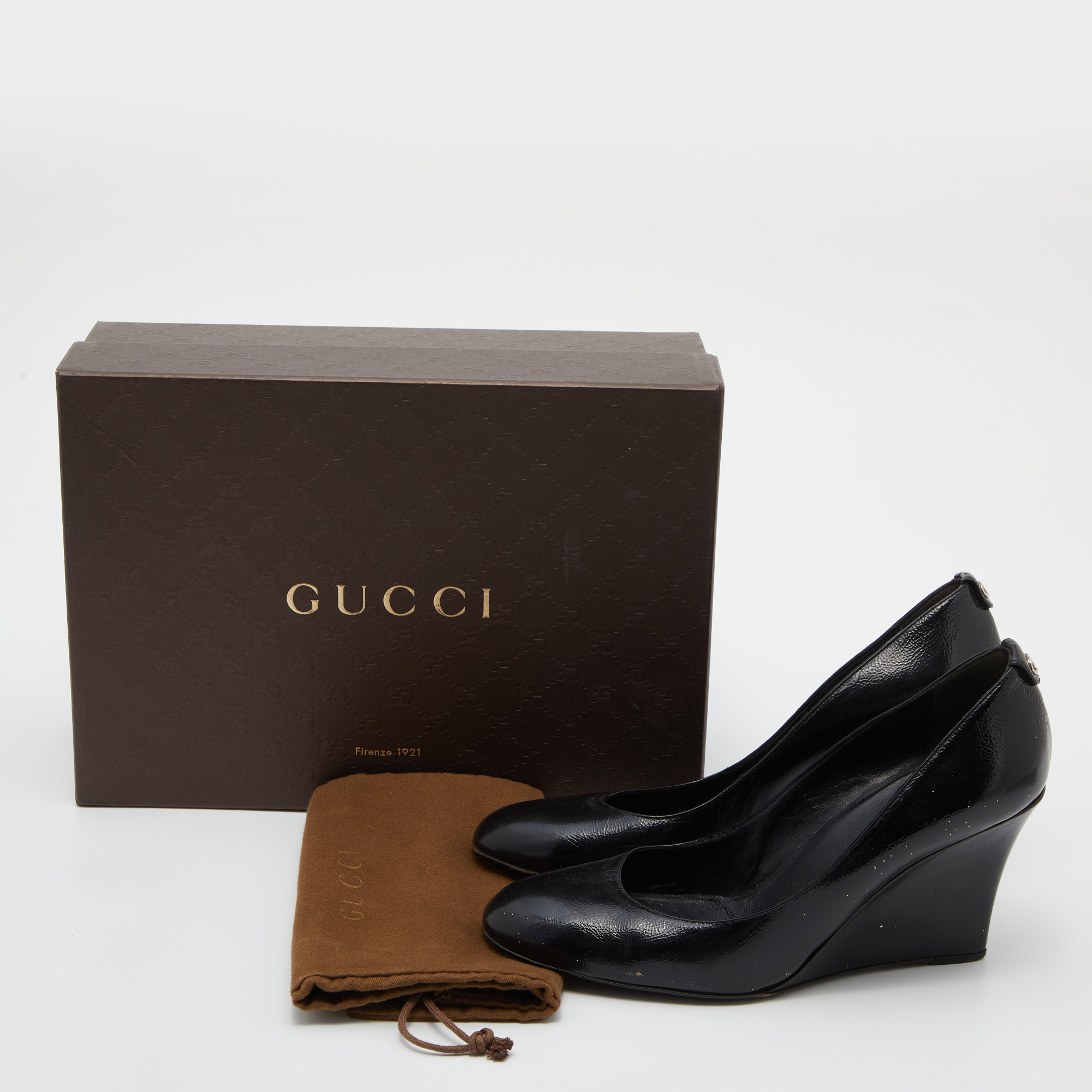 Gucci Black Patent Leather Wedge Round Toe Pumps Size 40