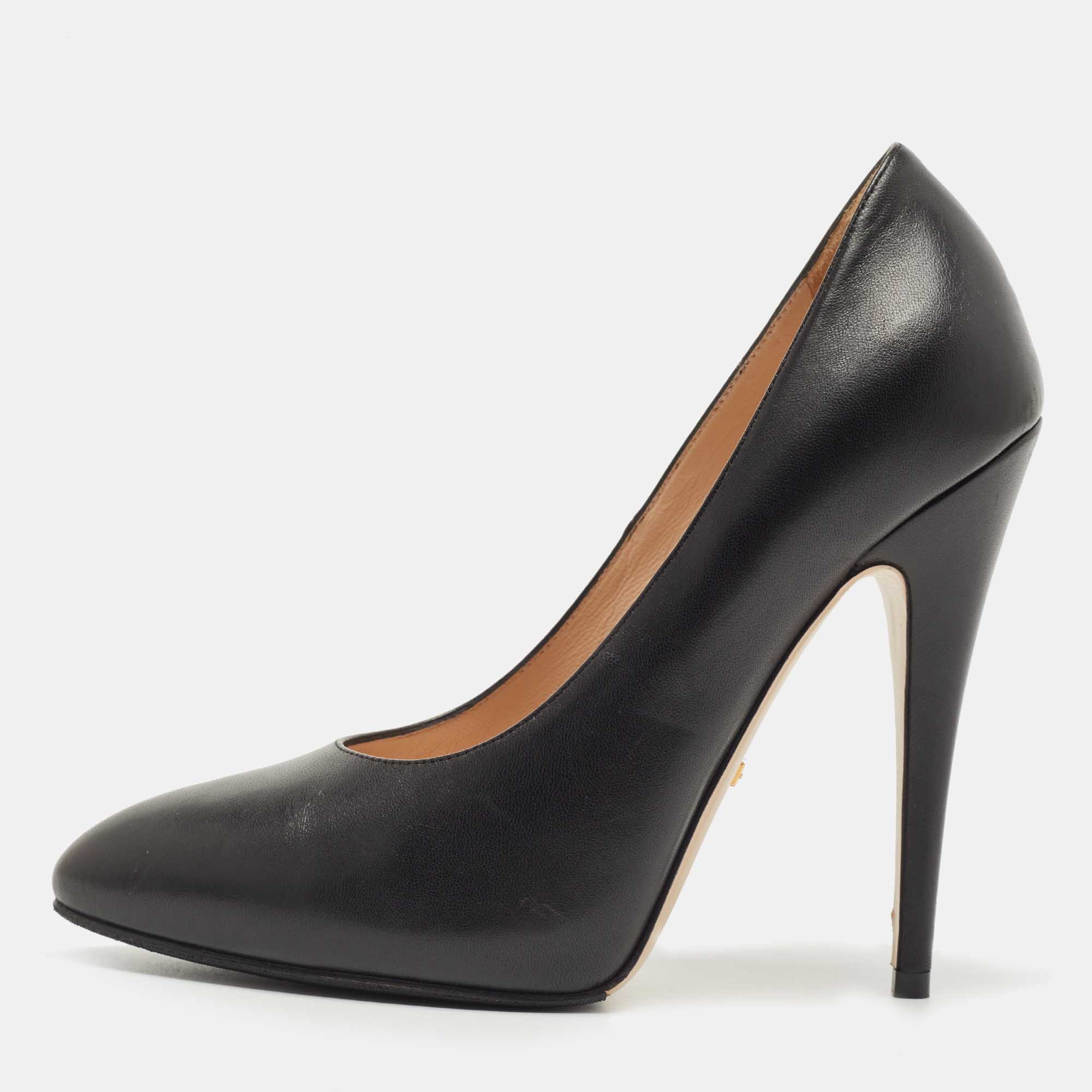 Gucci black leather pointed toe pumps size 36.5