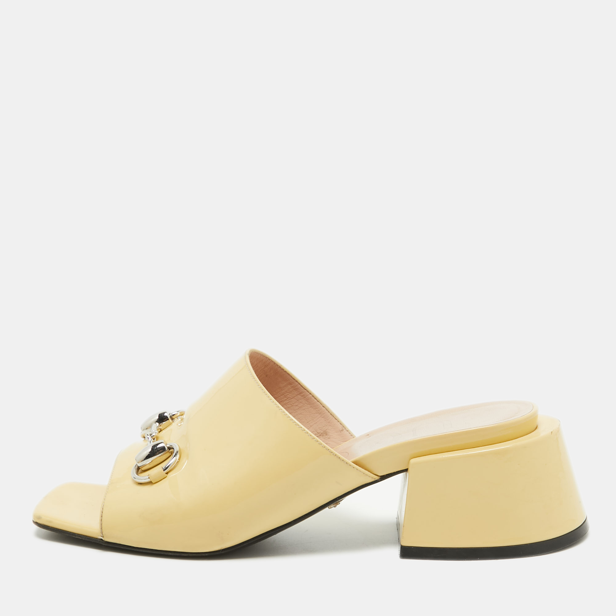 Gucci yellow patent leather lexi slide sandals size 36