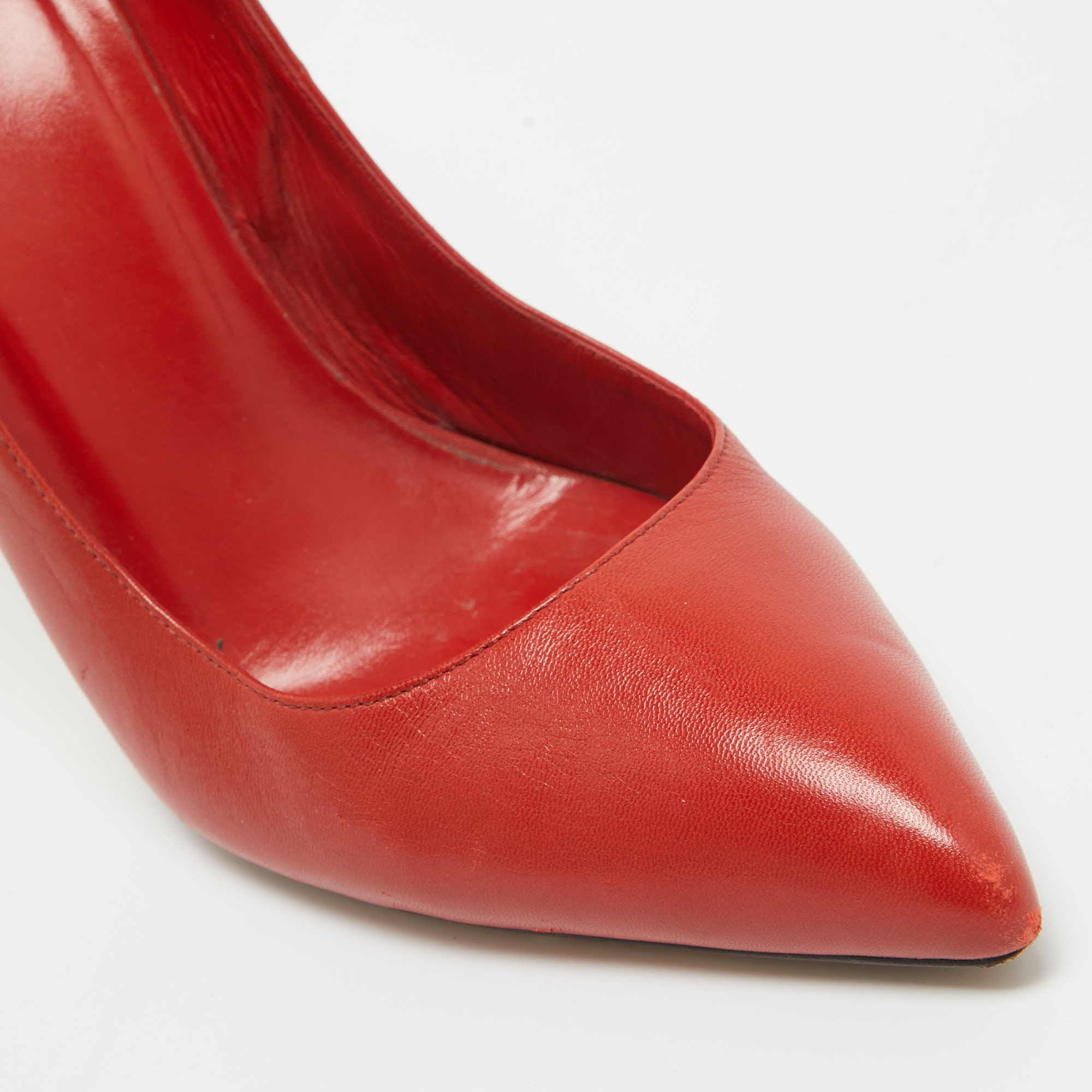 Gucci Red Leather Pointed Toe Pumps Size 38.5