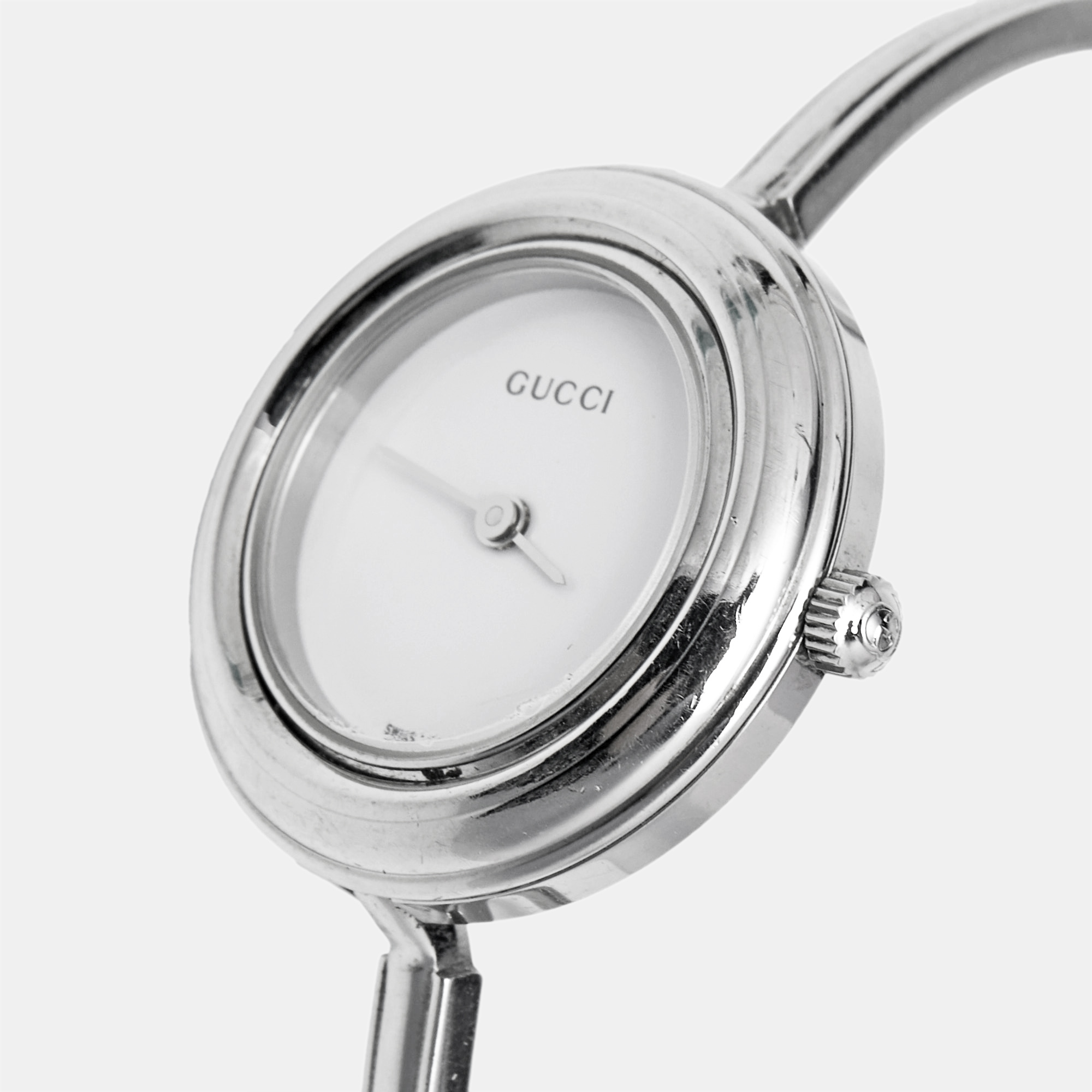 Gucci White Stainless Steel Vintage Interchangeable Bezel 11/12.2L Women's Wristwatch 26 Mm