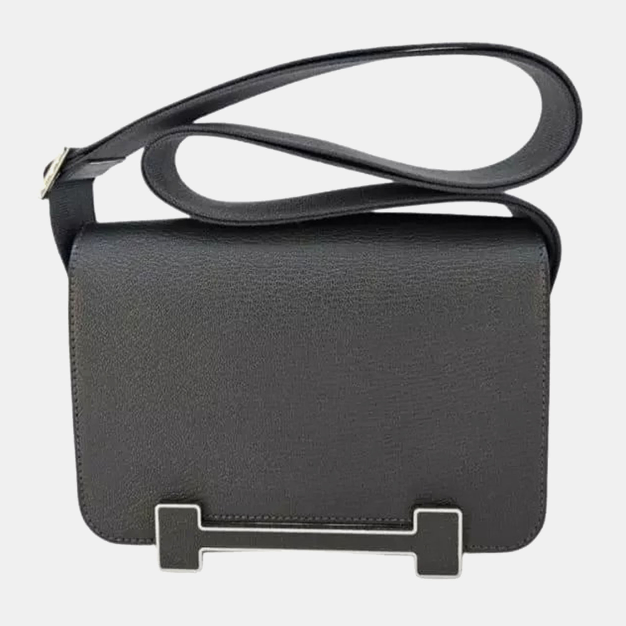 Hermes Geta Gris Misty Chavre Mysore Leather Bag in Palladium Hardware, Grey
Hermes Geta Gris Misty Chavre Mysore Leather Bag in Palladium Hardware, Grey