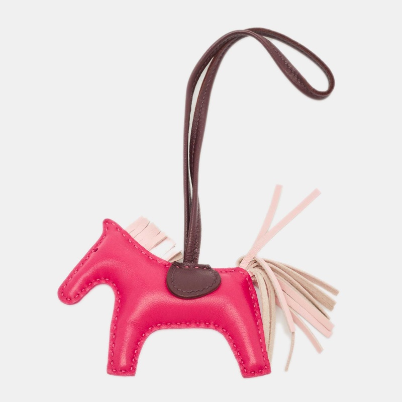 Hermès Framboise/Rose Sakura/Rouge Sellier Milo Leather GriGri Rodeo Bag Charm PM, Multicolor
Hermès Framboise/Rose Sakura/Rouge Sellier Milo Leather GriGri Rodeo Bag Charm PM, Multicolor