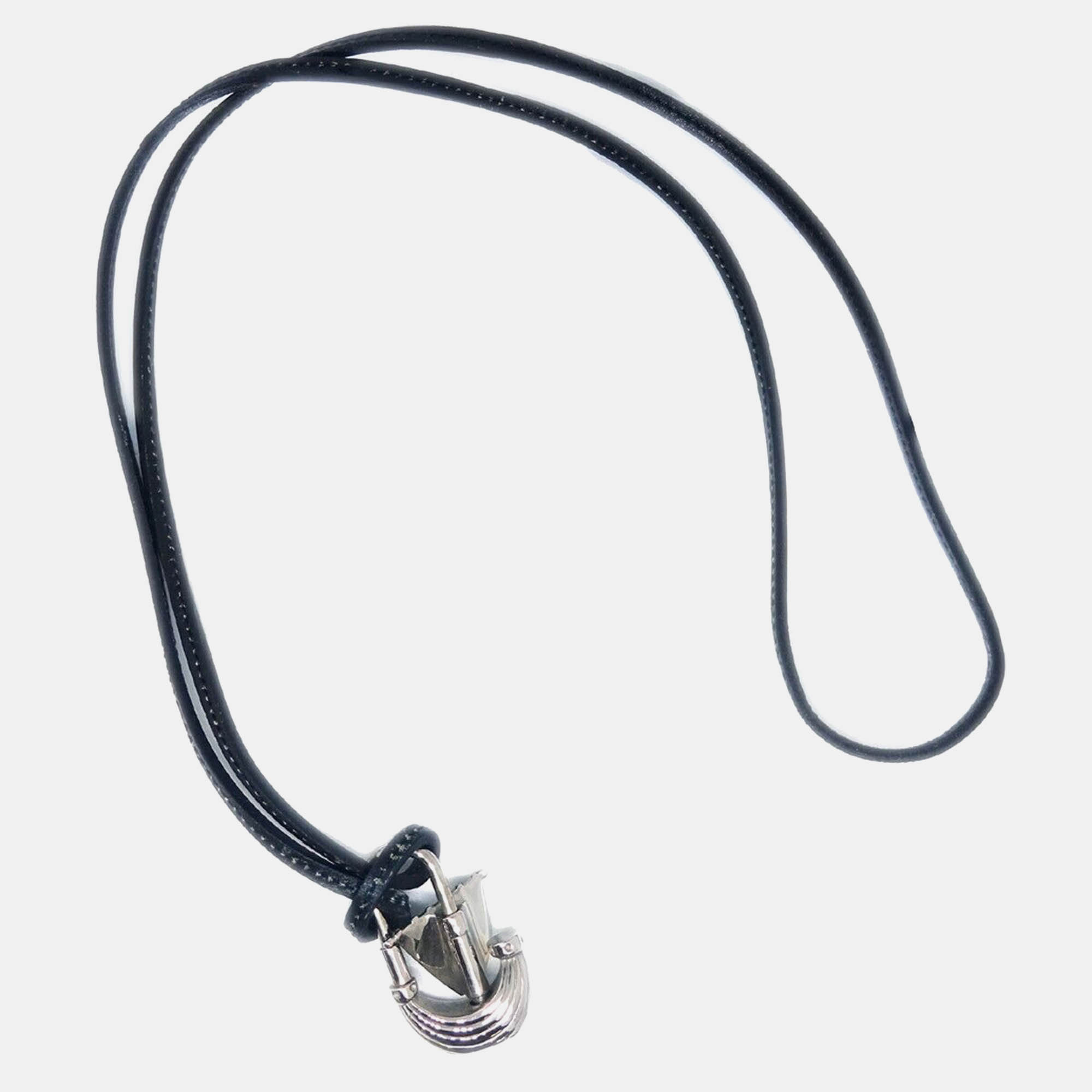 Hermes Silver-Tone Metal L' Air de Paris Yacht Cadena Pendant Necklace
Hermes Silver-Tone Metal L' Air de Paris Yacht Cadena Pendant Necklace