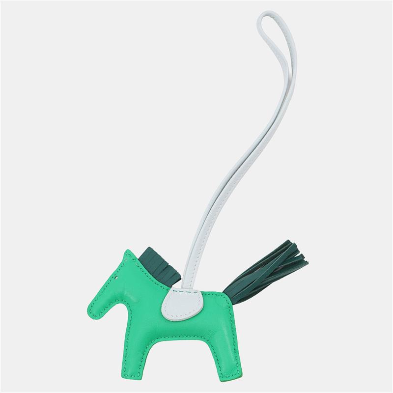 Hermes Rodeo Menthe/Malachite/Blue Brume Lambskin Size Pm
Hermes Rodeo Menthe/Malachite/Blue Brume Lambskin Size Pm