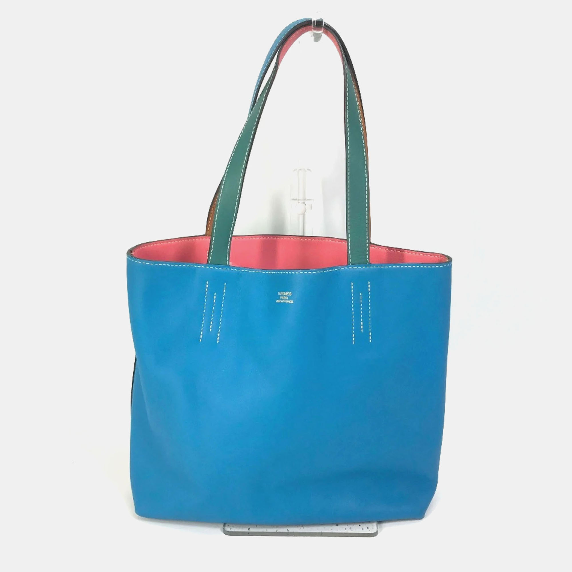 Hermes Rose Azale/Gold Blue Zanzibar /Malachite Double Sense 35 Shoulder Bag
Hermes Rose Azale/Gold Blue Zanzibar /Malachite Double Sense 35 Shoulder Bag