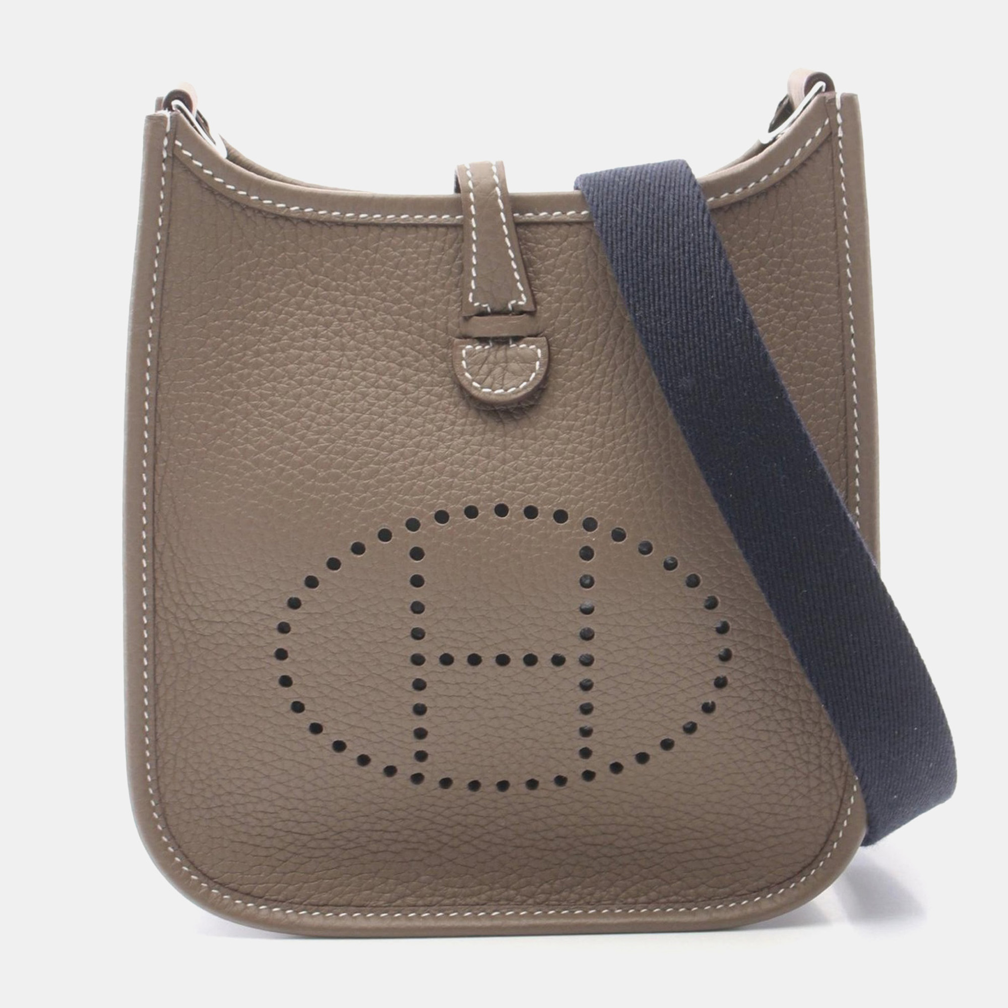 Hermes Etoupe Taurillon Clemence Evelyne Tpm Amazon Shoulder Crossbody Bag J, Grey
Hermes Etoupe Taurillon Clemence Evelyne Tpm Amazon Shoulder Crossbody Bag J, Grey