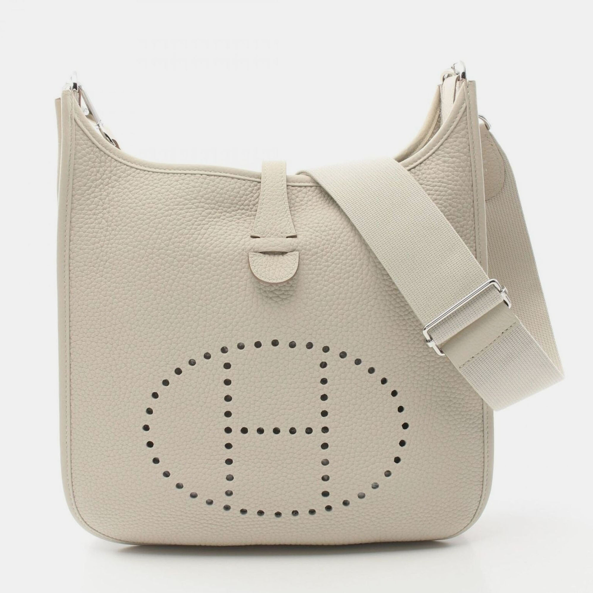 Hermes Etoupe Grey Clemence Leather Evelyne Troyes Pm Shoulder Bag, Beige
Hermes Etoupe Grey Clemence Leather Evelyne Troyes Pm Shoulder Bag, Beige