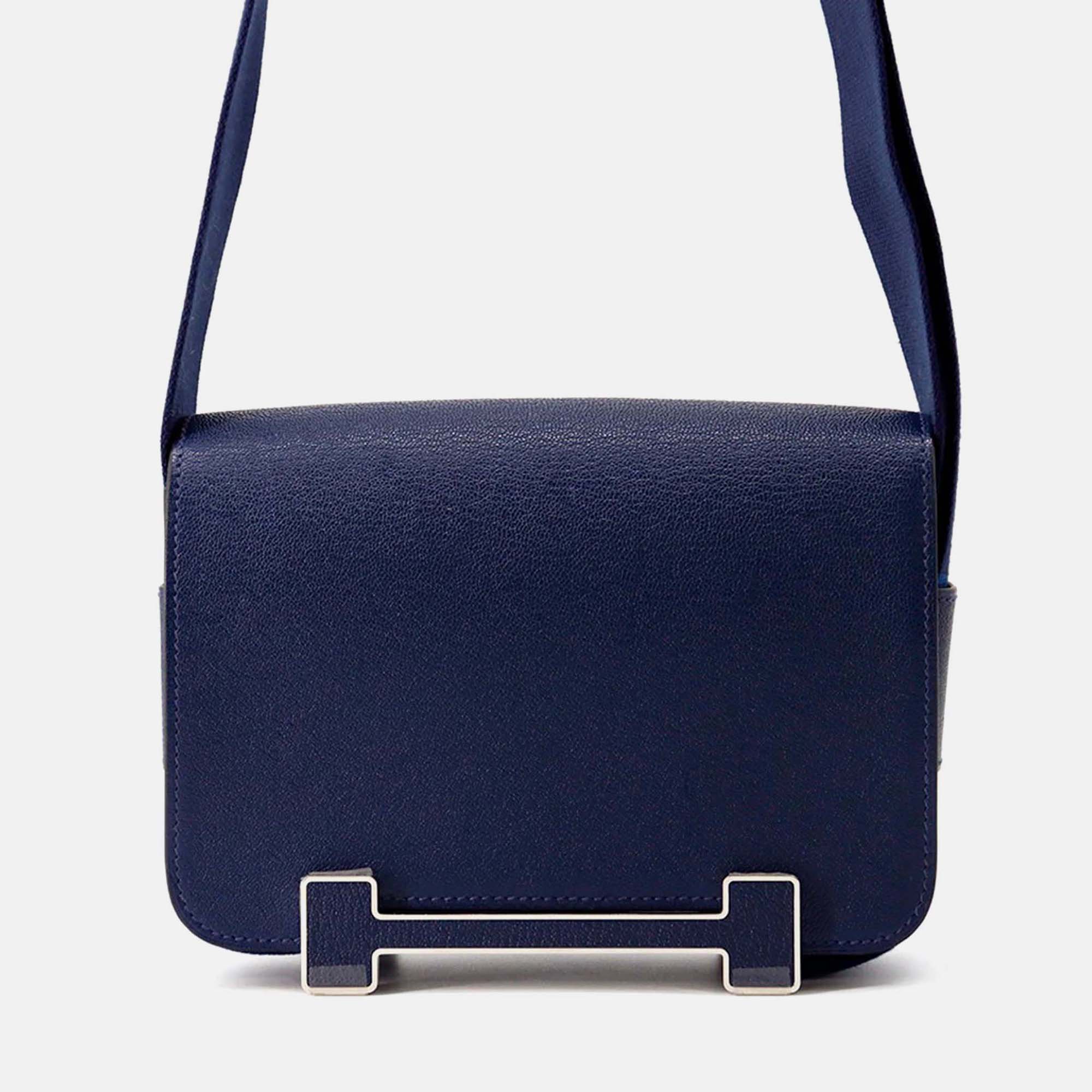 Hermes Geta Navy Chevre Myzore Goatskin Messenger Bag, Navy blue
Hermes Geta Navy Chevre Myzore Goatskin Messenger Bag, Navy blue
