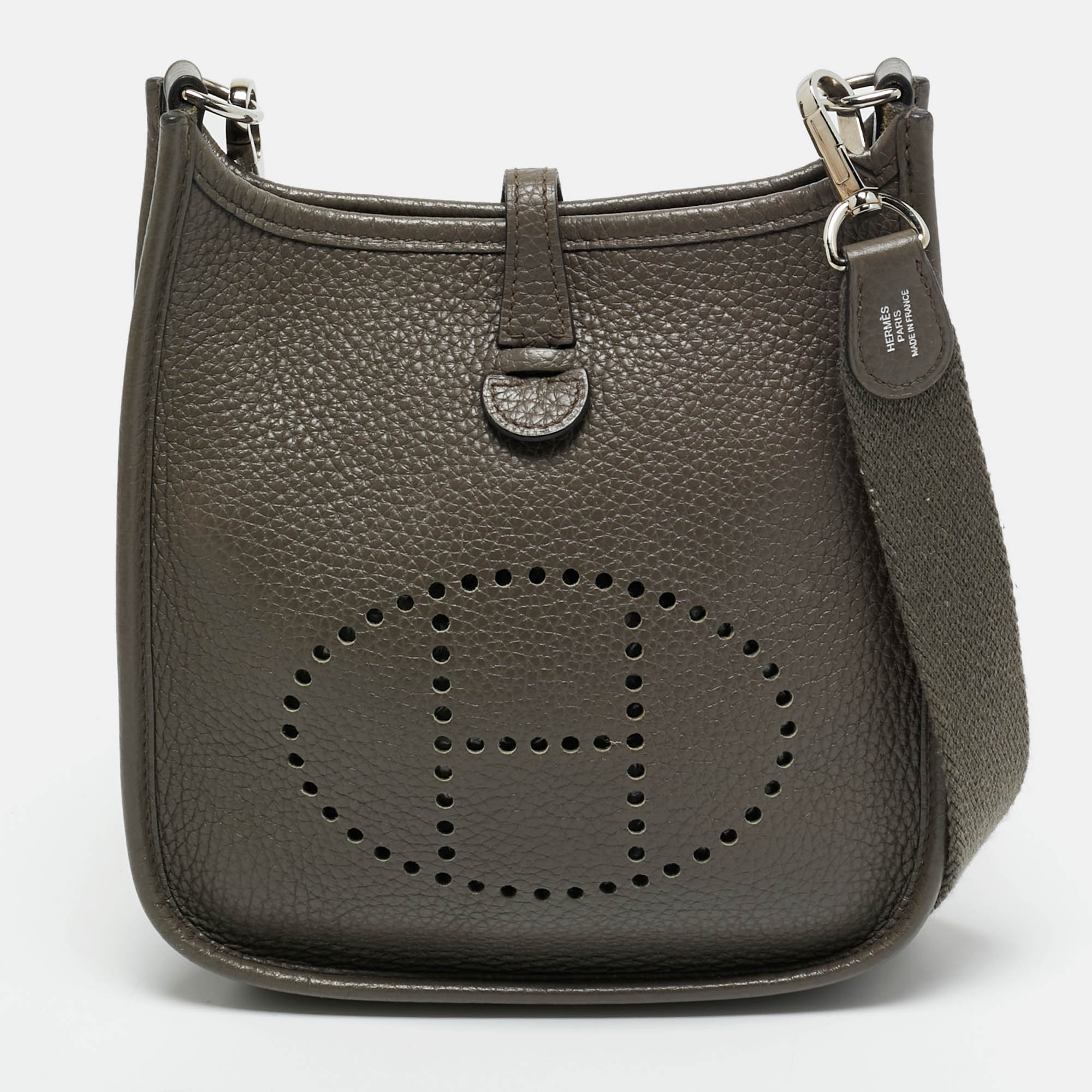 Hermes Etain Taurillon Clemence Leather Evelyne TPM Bag, Grey 
Hermes Etain Taurillon Clemence Leather Evelyne TPM Bag, Grey