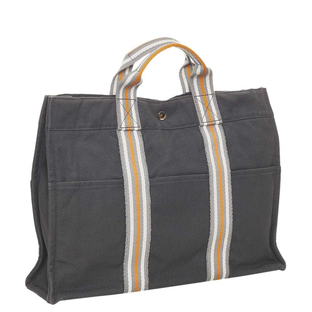 Hermes Black Canvas Fabric Fourre Tout MM Tote Bag
Hermes Black Canvas Fabric Fourre Tout MM Tote Bag