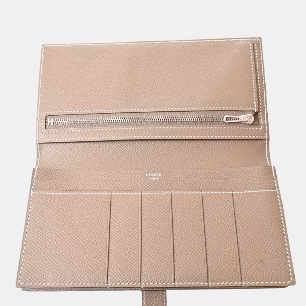 

Hermes Vaux Epsom Bearnsfre Bi-fold wallet Greige, Grey
