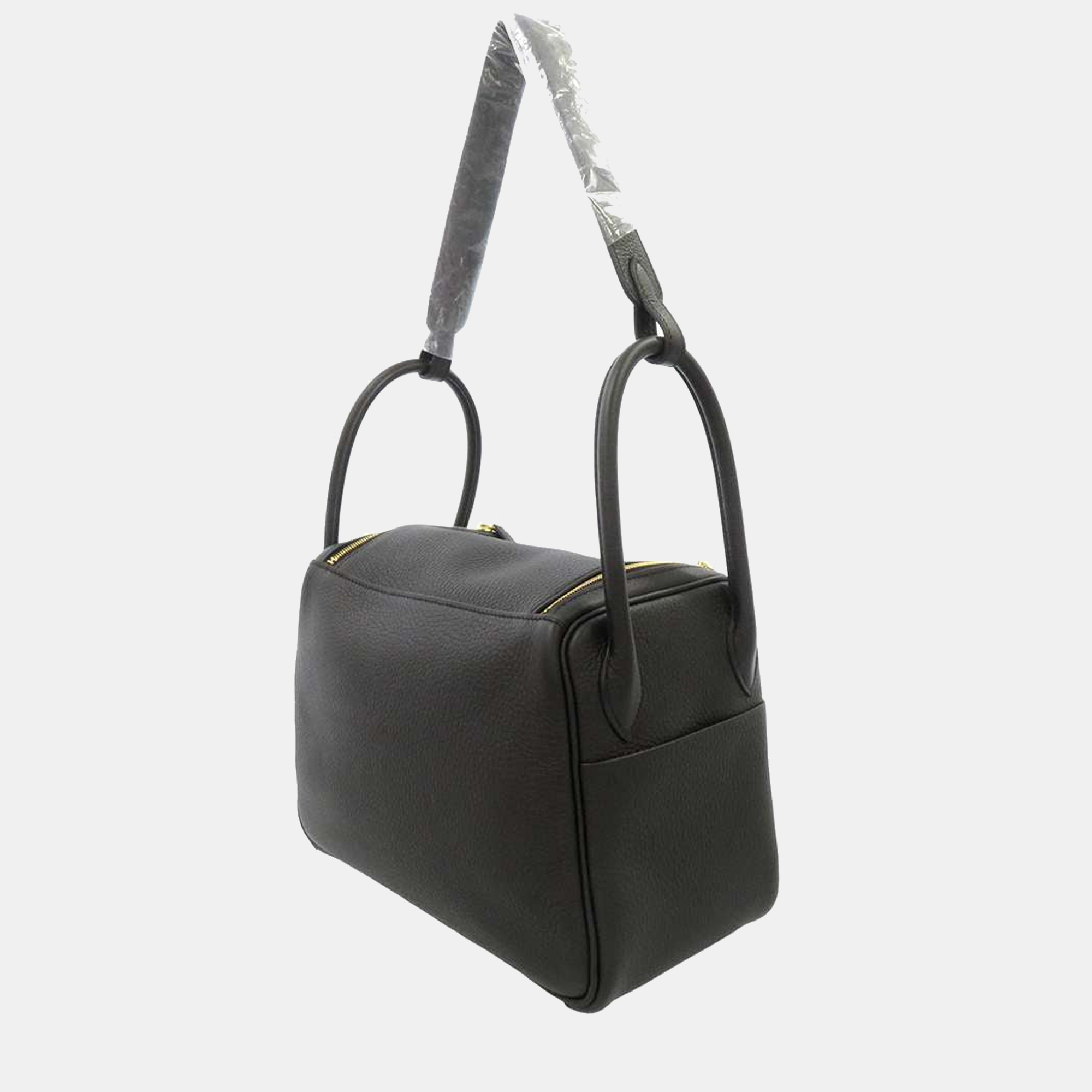 Hermes Black Clemence Leather Lindy 26 Shoulder Bag
Hermes Black Clemence Leather Lindy 26 Shoulder Bag