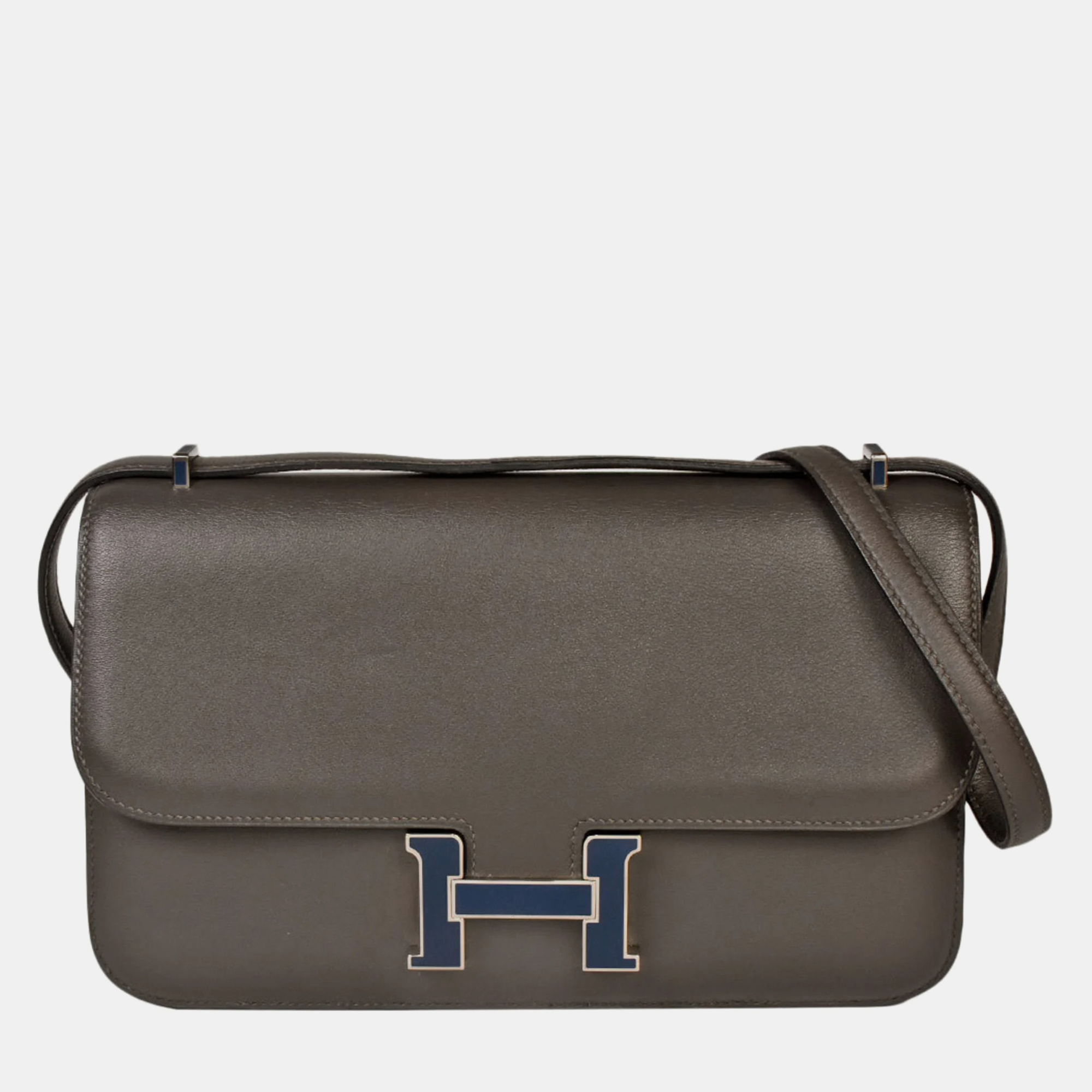 HERMES Constance 3 Elan Verso Vaux Swift R stamp (manufactured in 2014) Silver lacquer hardware Shoulder bag Gray x Blue
HERMES Constance 3 Elan Verso Vaux Swift R stamp (manufactured in 2014) Silver lacquer hardware Shoulder bag Gray x Blue