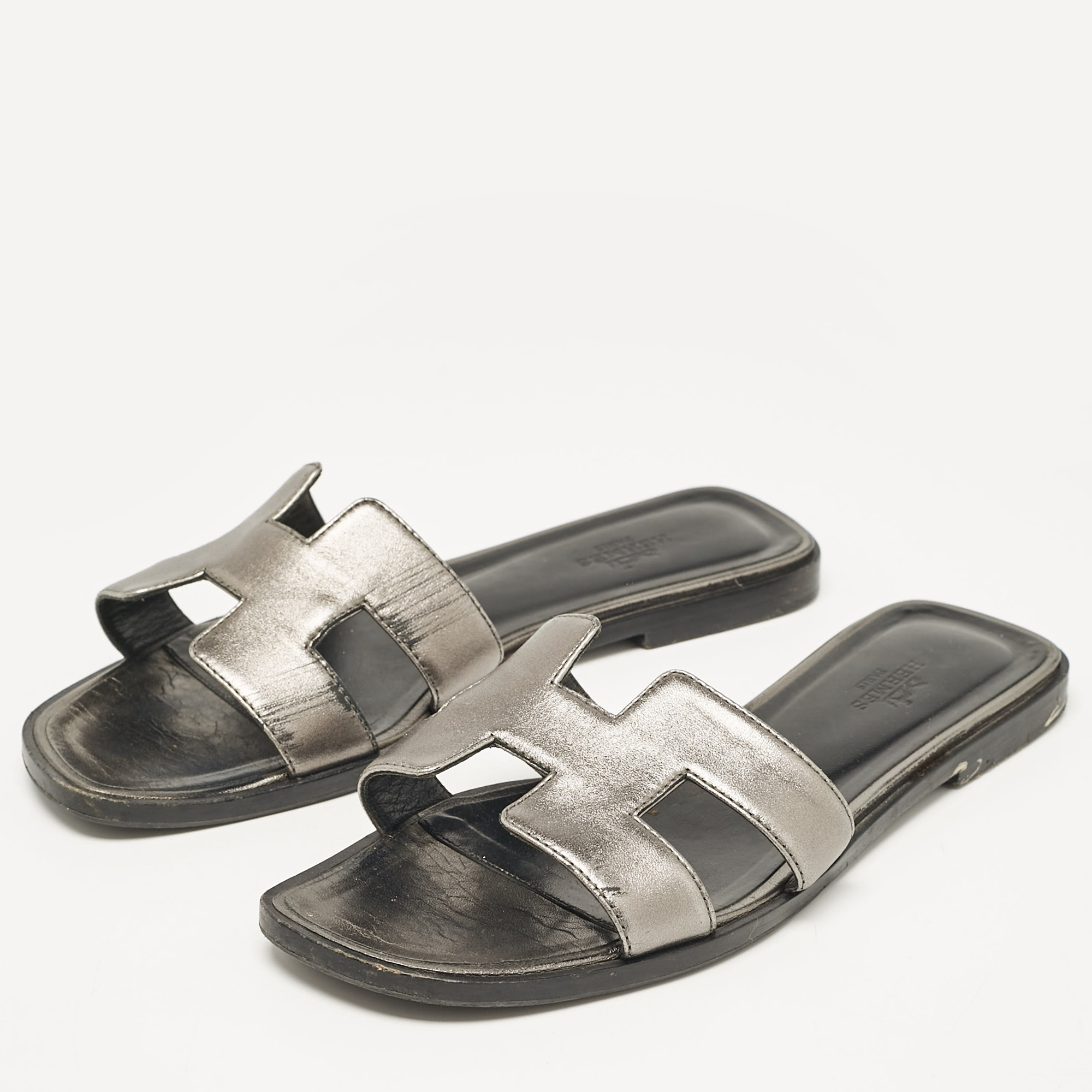 Hermes Metallic Grey Leather Oran Flat Slides Size 38