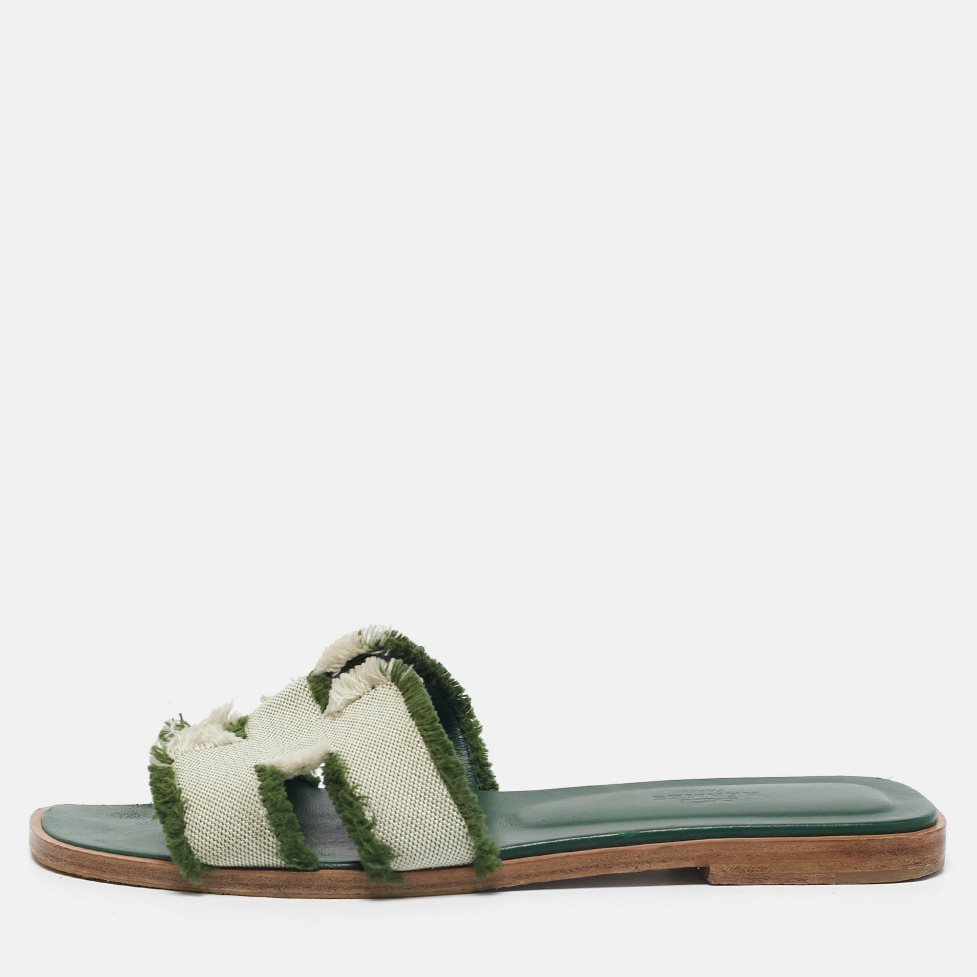Hermes Green/Off White Canvas Fringe Oran Flat Slide Sandals Size
Hermes Green/Off White Canvas Fringe Oran Flat Slide Sandals Size