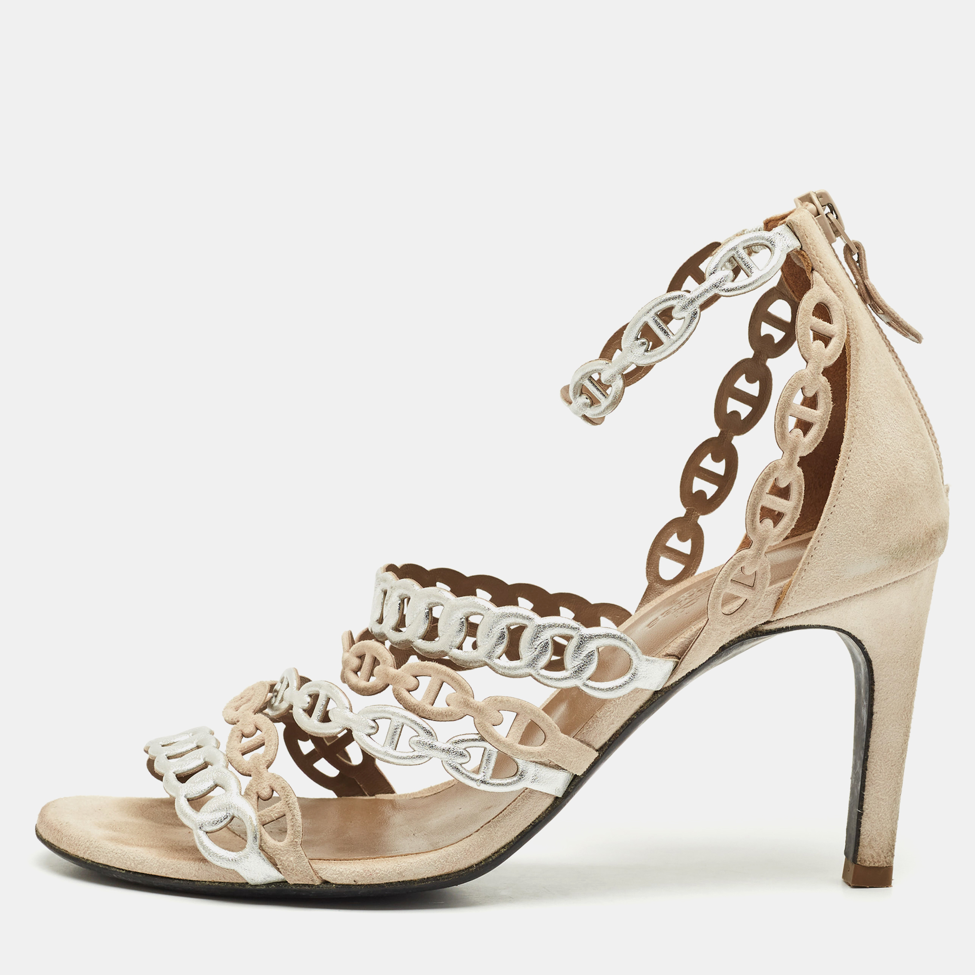 Hermes Silver/Beige Leather and Suede Chaine d'Ancre Ankle Strap Sandals Size
Hermes Silver/Beige Leather and Suede Chaine d'Ancre Ankle Strap Sandals Size