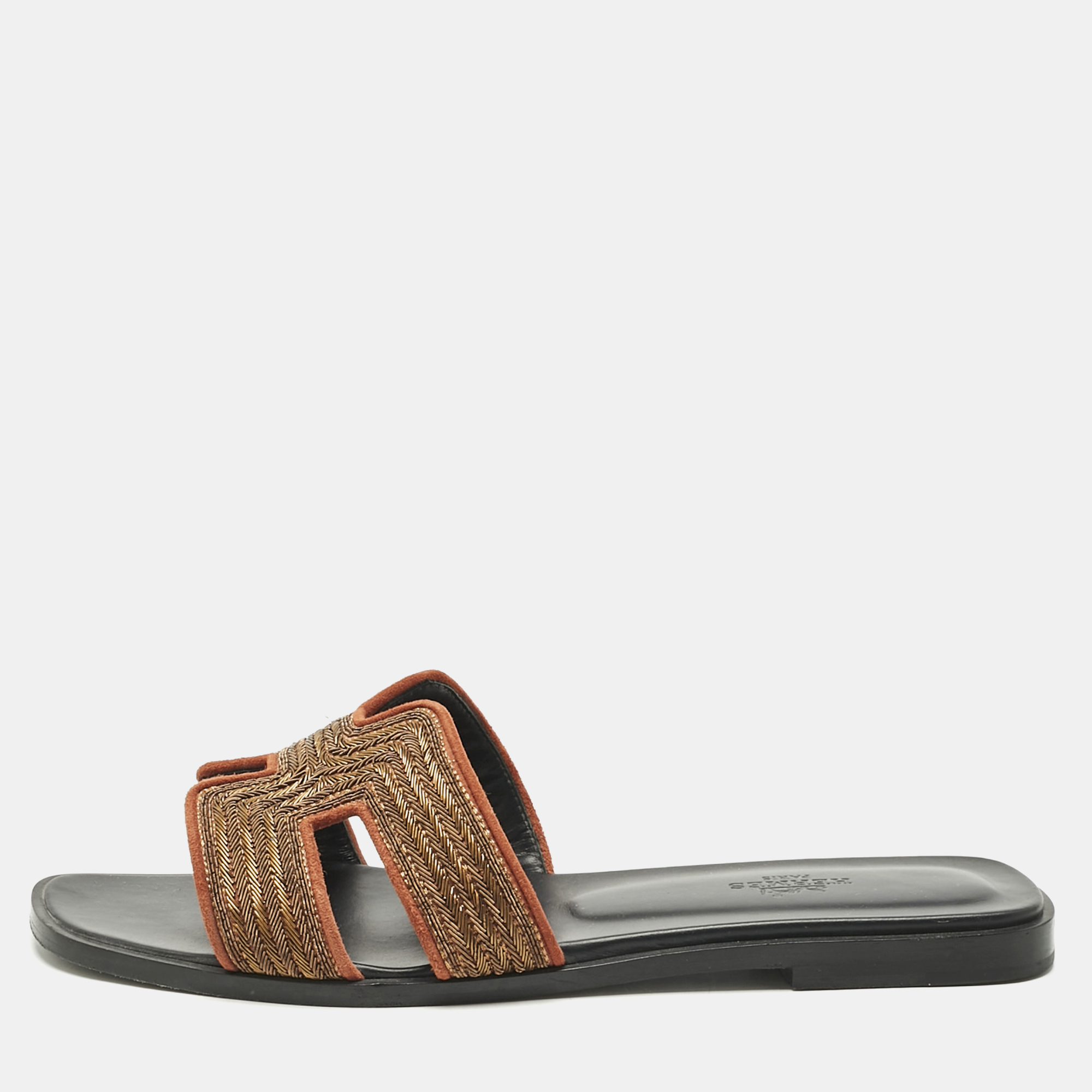 Hermes Gold/Black Suede Oran Dabka Flat Slides Size
Hermes Gold/Black Suede Oran Dabka Flat Slides Size