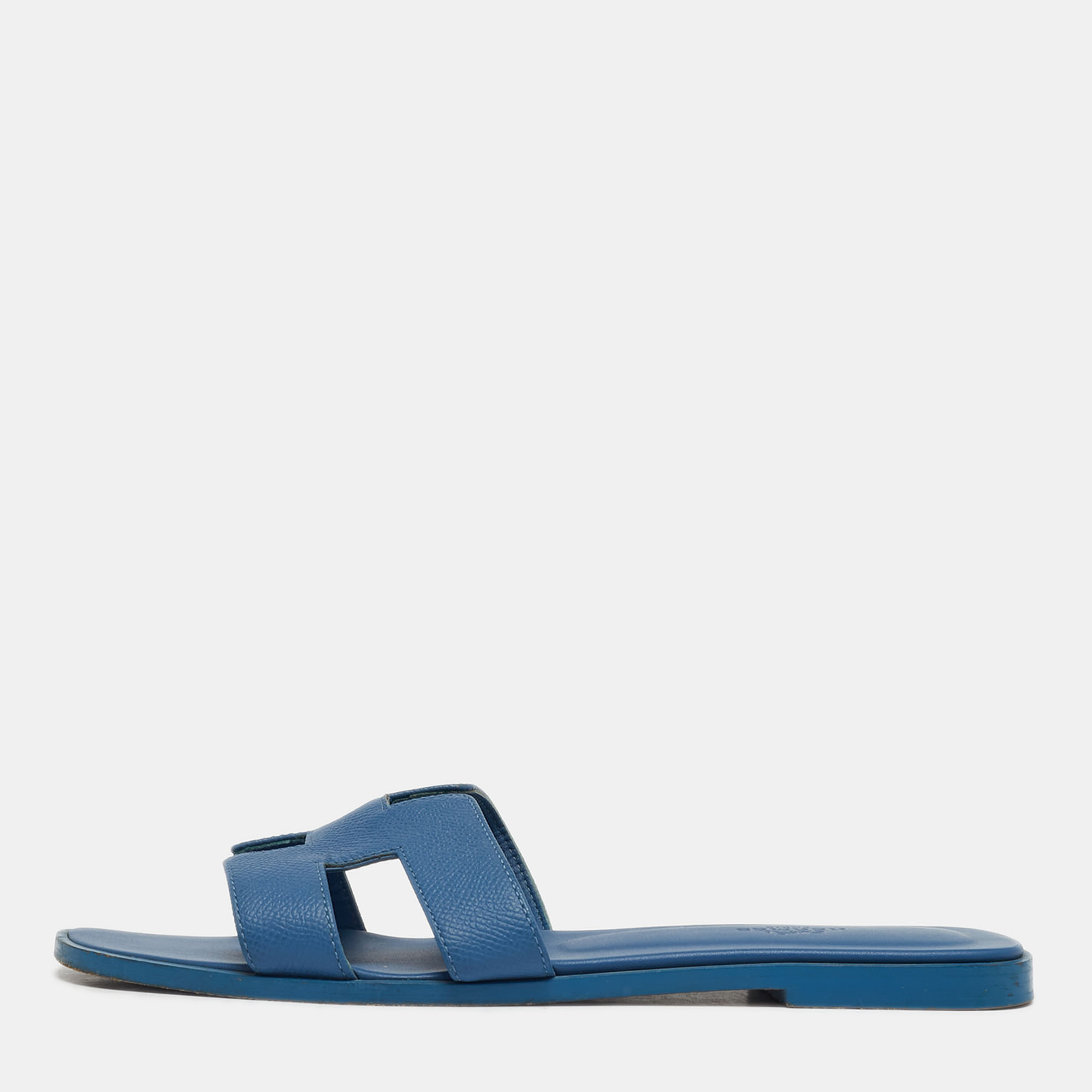 Hermes Blue Leather Oran Flat Slides Size
Hermes Blue Leather Oran Flat Slides Size