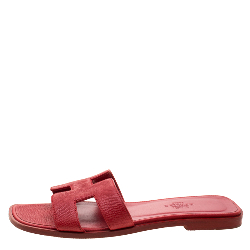 Hermes Red Leather Oran Slide Size
Hermes Red Leather Oran Slide Size