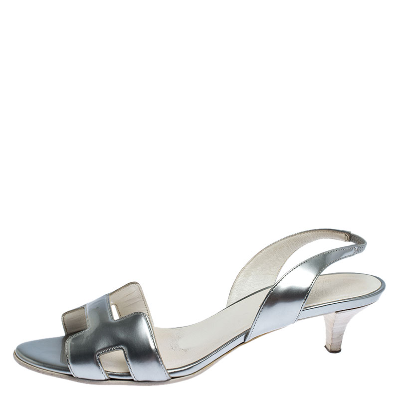 

Hermes Metallic Silver Patent Leather Night Slingback Sandals Size