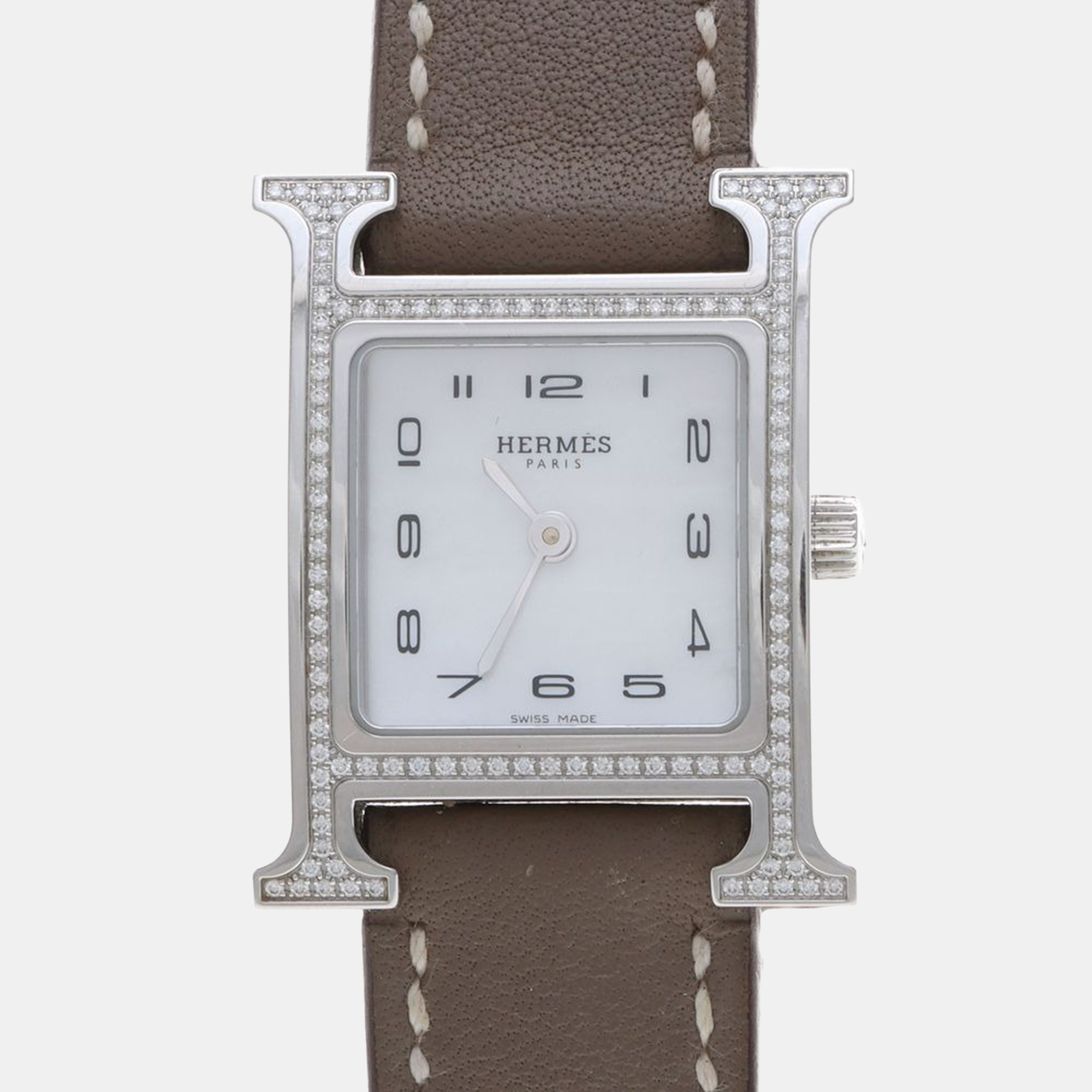 Hermes H Hour HH1.235 Quartz White Diamonds Stainless Steel Women's Wristwatch
Hermes H Hour HH1.235 Quartz White Diamonds Stainless Steel Women's Wristwatch