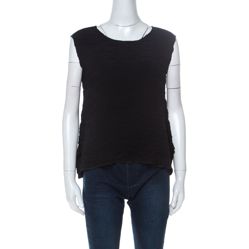 Image of Issey Miyake Black Geometric Plisse Sleeveless Asymmetric Top S