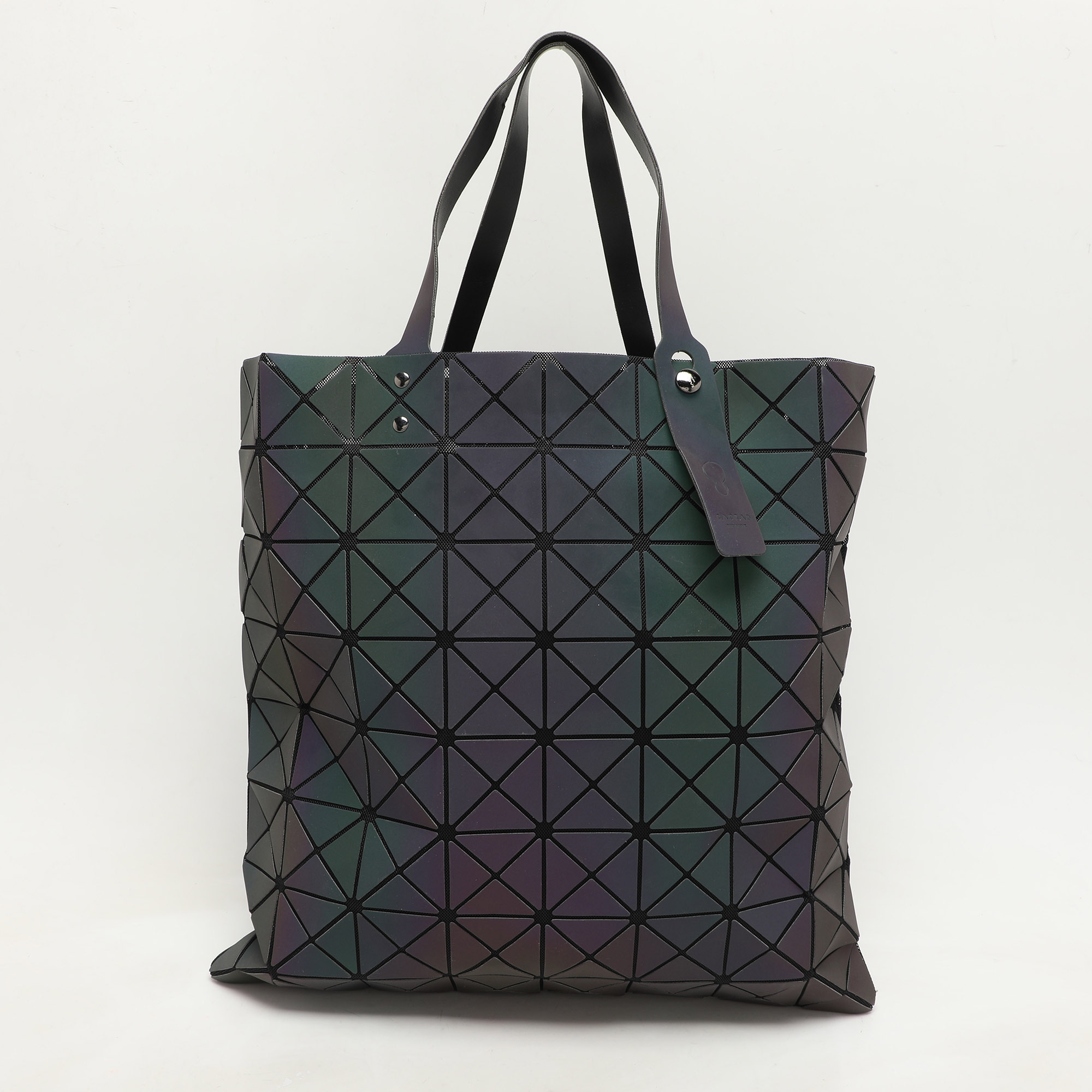 Issey Miyake Multicolor Iridescent Effect Synthetic Leather and Mesh Bao Bao Prism Tote
Issey Miyake Multicolor Iridescent Effect Synthetic Leather and Mesh Bao Bao Prism Tote