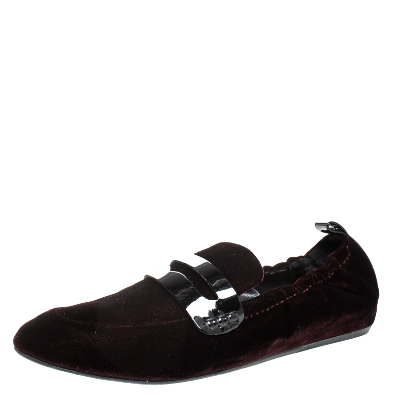 Image of Lanvin Burgundy Velvet And Black Patent Scrunch Penny Loafers Size .
