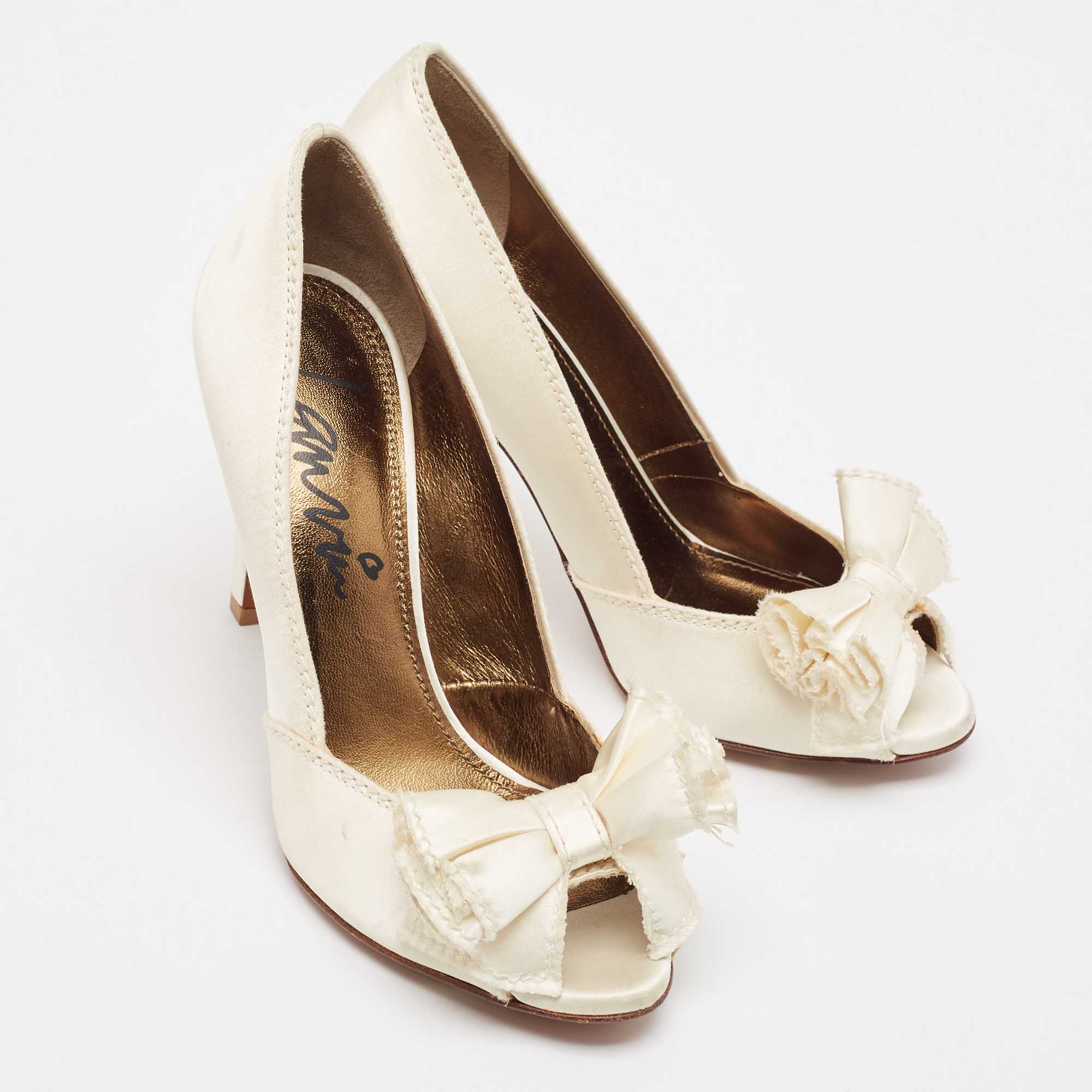 Lanvin White Satin Peep Toe Bow  Pumps Size 36.5